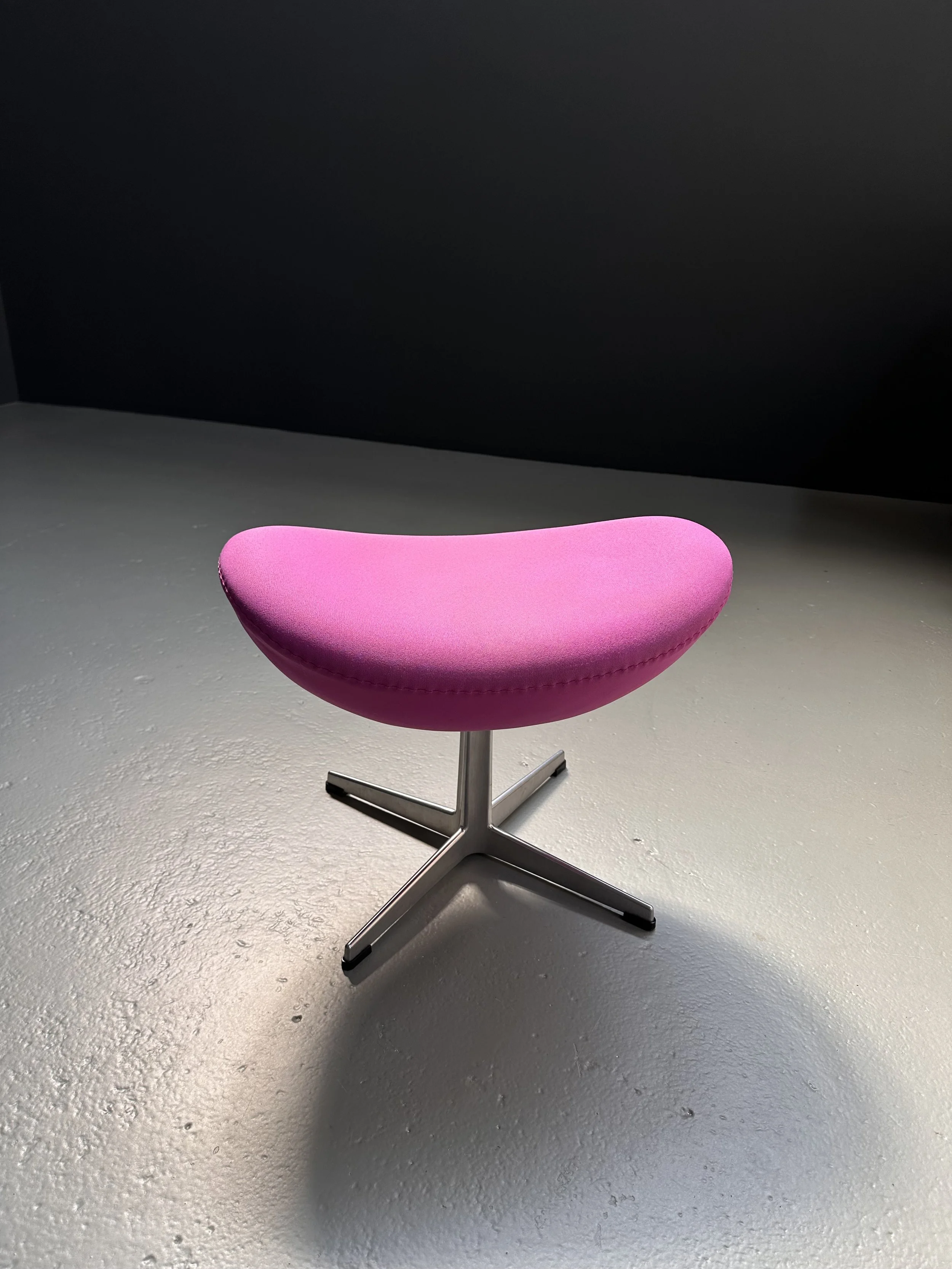 Arne Jacobsen Egg Chair Ottoman for Fritz Hansen foto 3