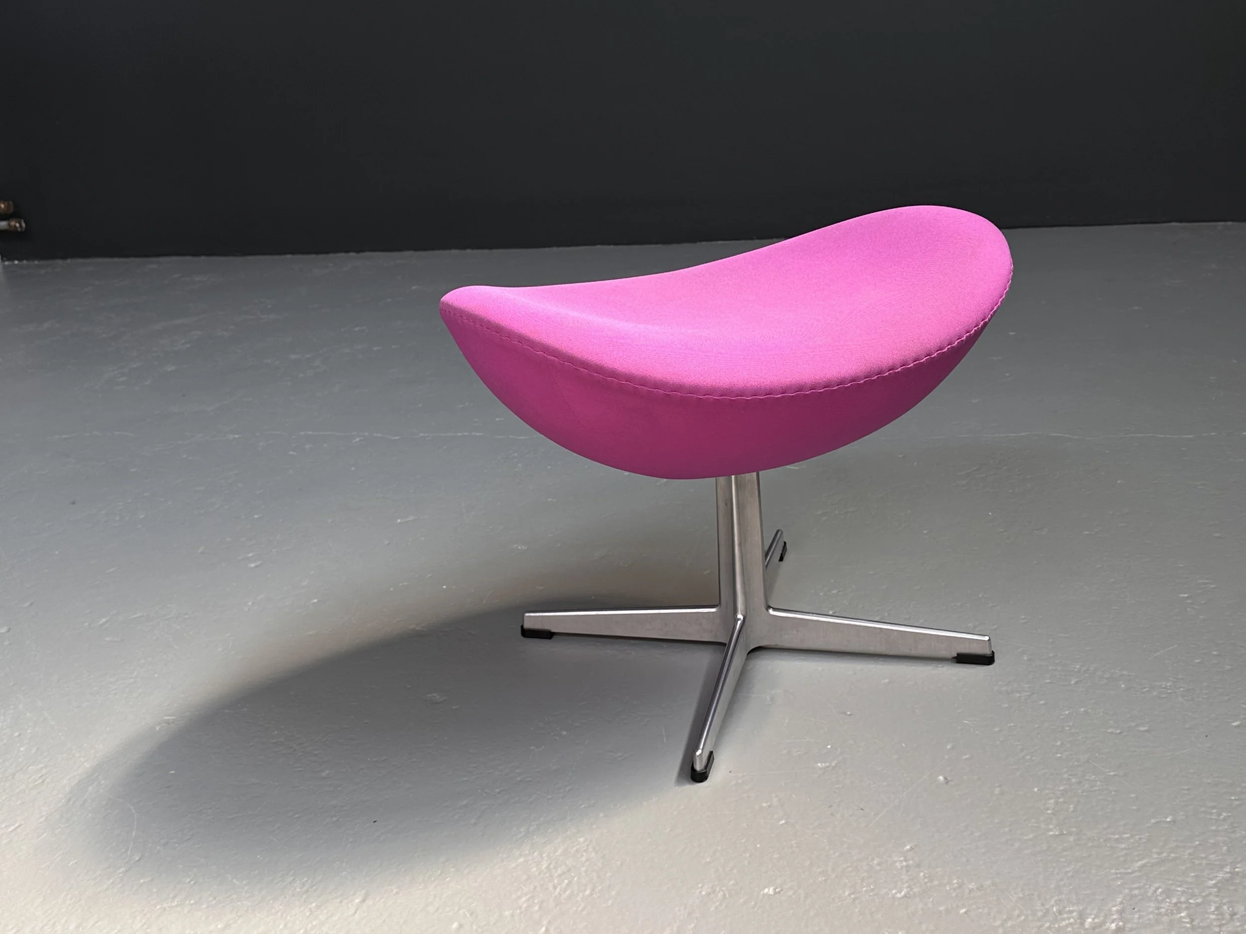 Arne Jacobsen Egg Chair Ottoman for Fritz Hansen foto 5