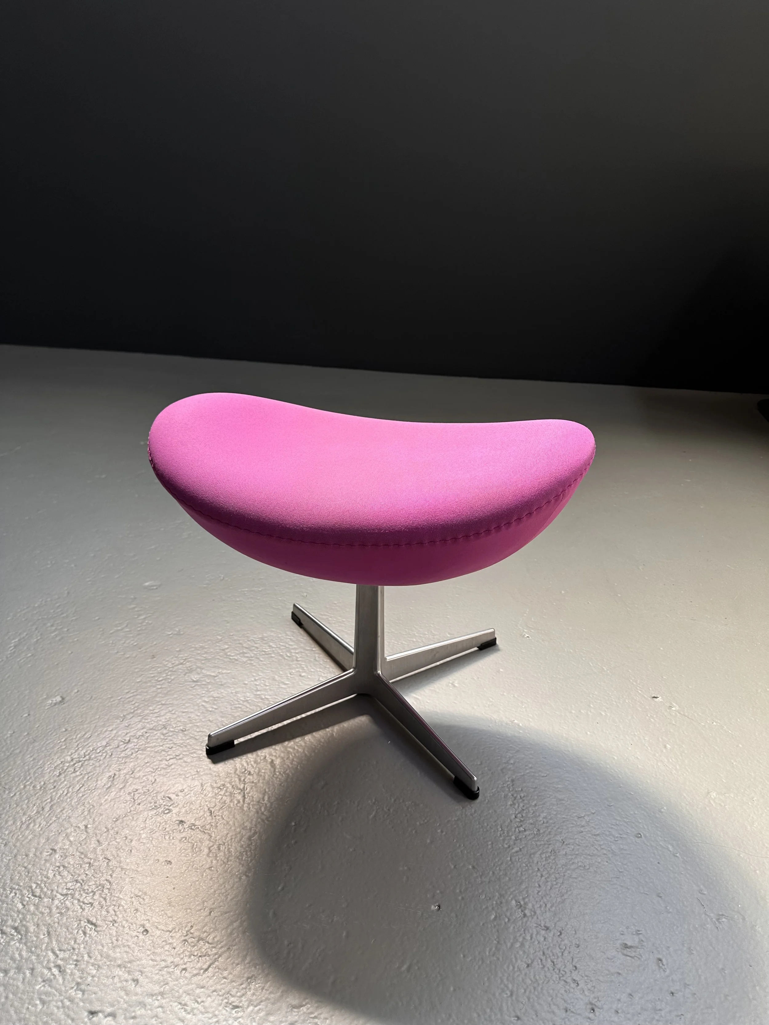 Arne Jacobsen Egg Chair Ottoman for Fritz Hansen foto 7