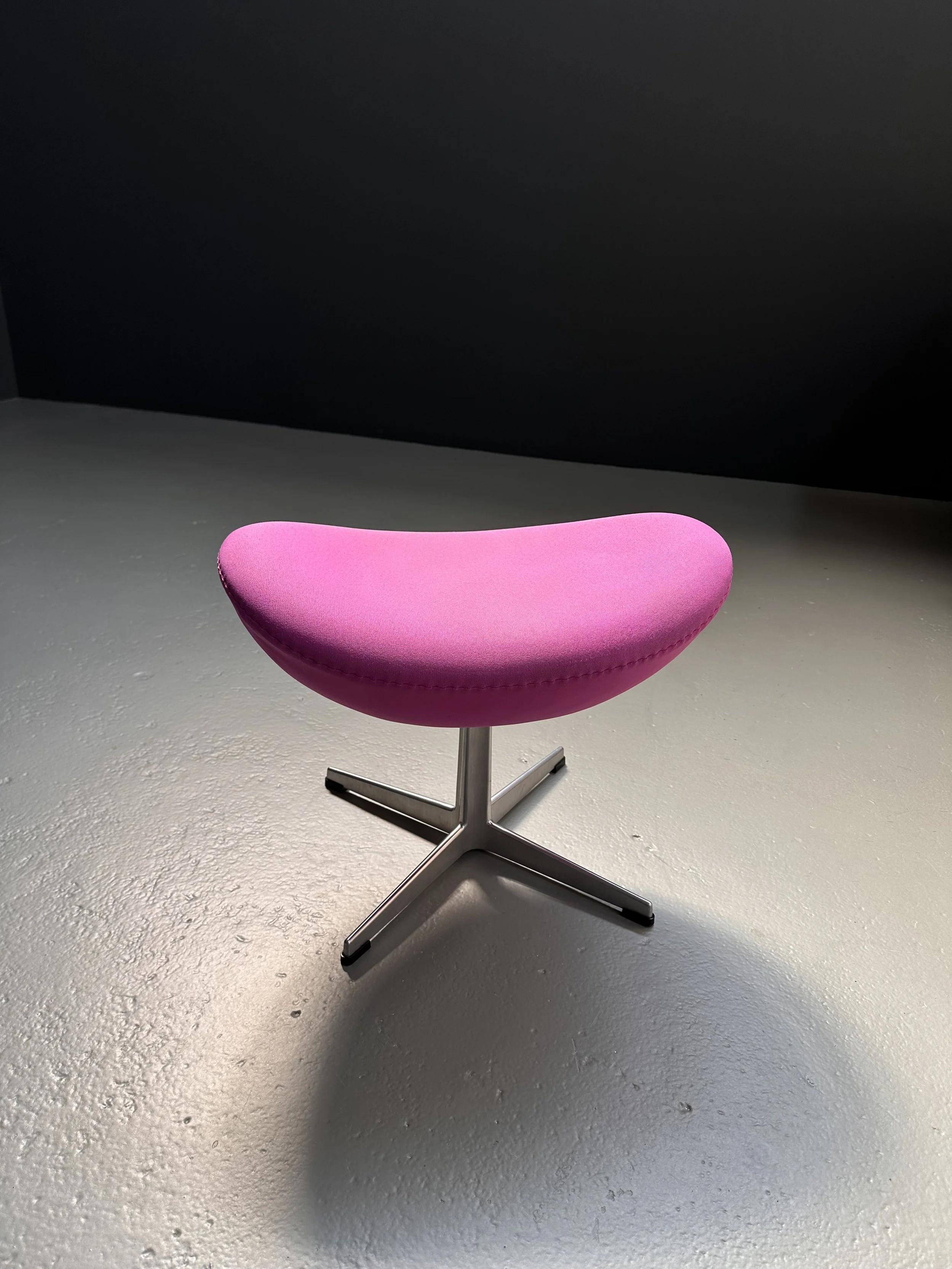 Arne Jacobsen Egg Chair Ottoman for Fritz Hansen foto 8
