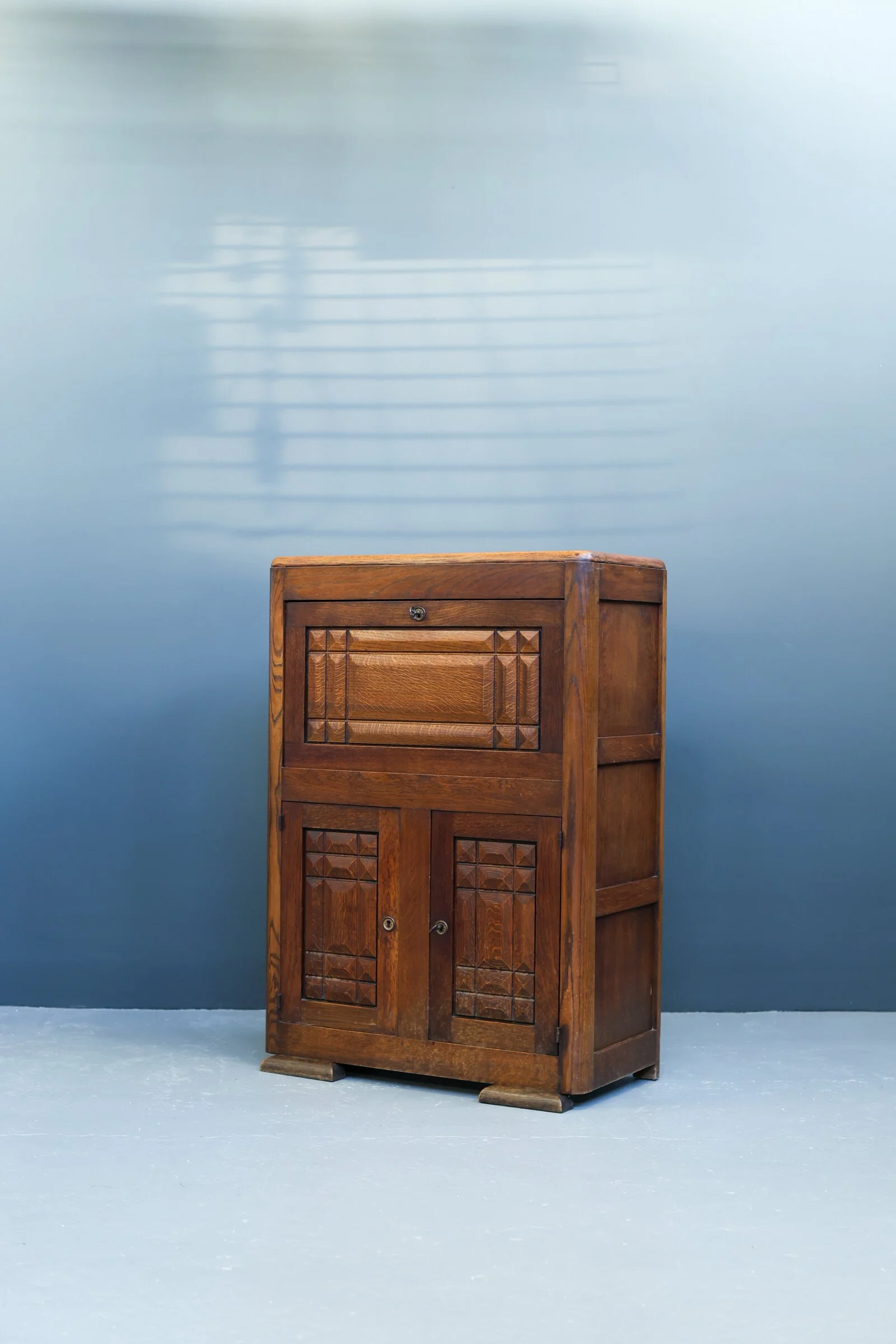 Art Deco Oak Cabinet in the Style of Charles Dudouyt, 1940s foto 3