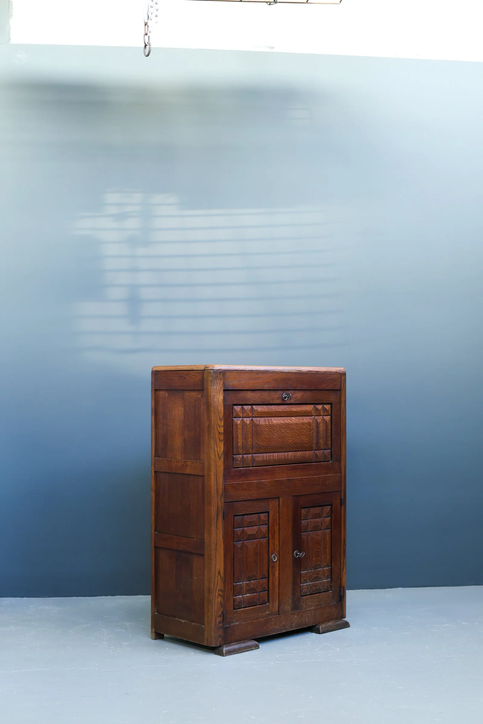 Art Deco Oak Cabinet in the Style of Charles Dudouyt, 1940s foto 6