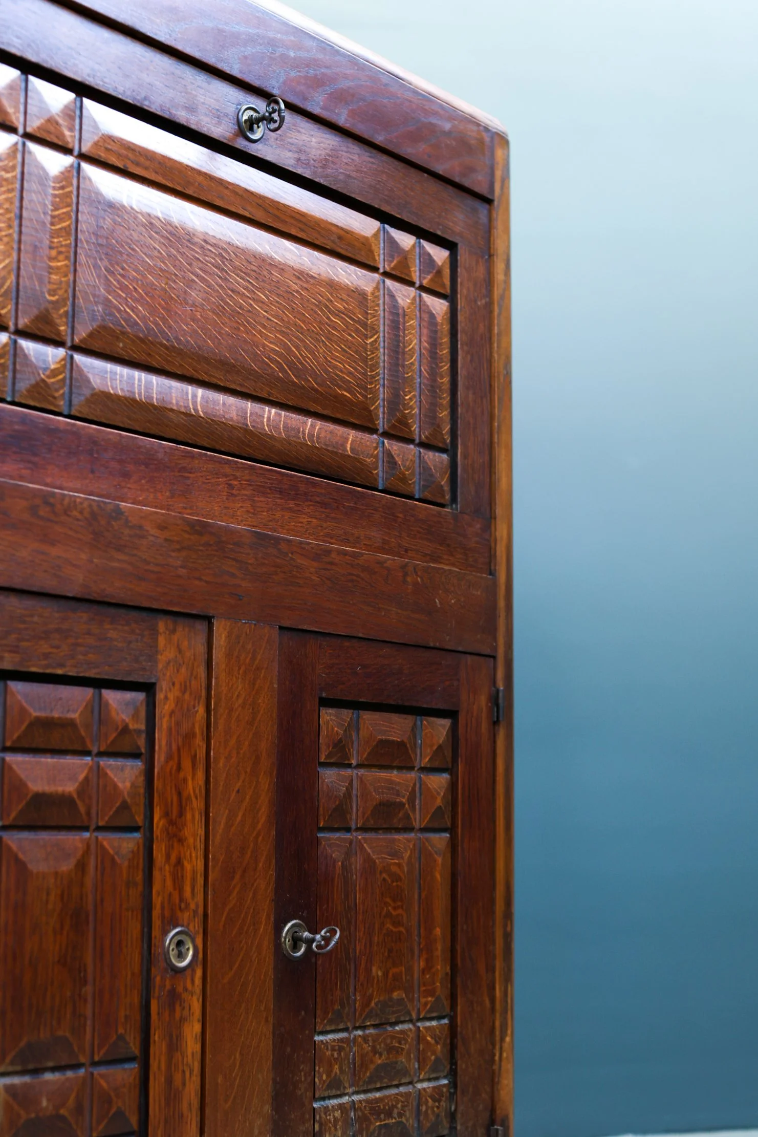 Art Deco Oak Cabinet in the Style of Charles Dudouyt, 1940s foto 7