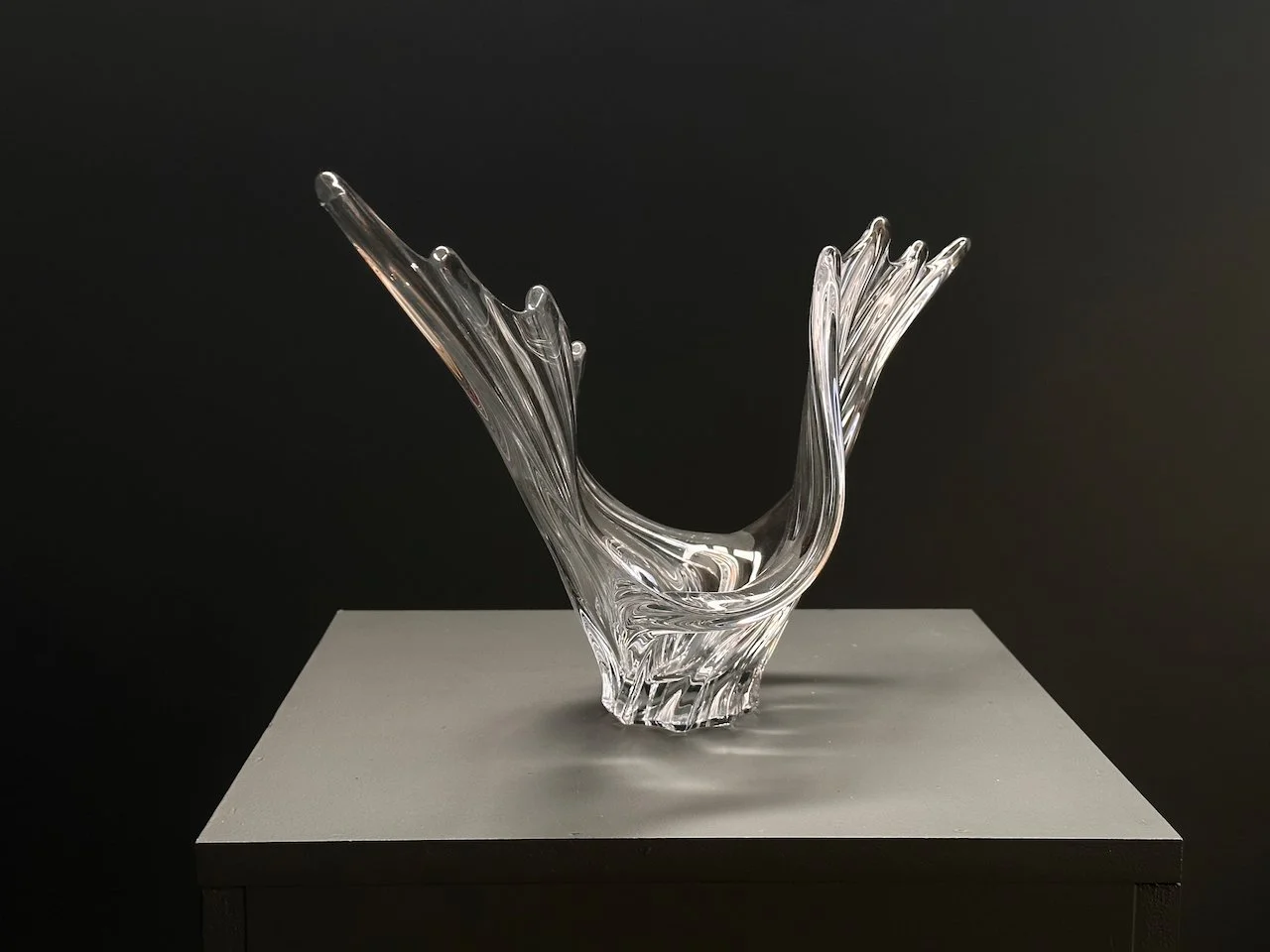 Art Vannes hand-blown crystal winged vase on pedestal, 1970s France