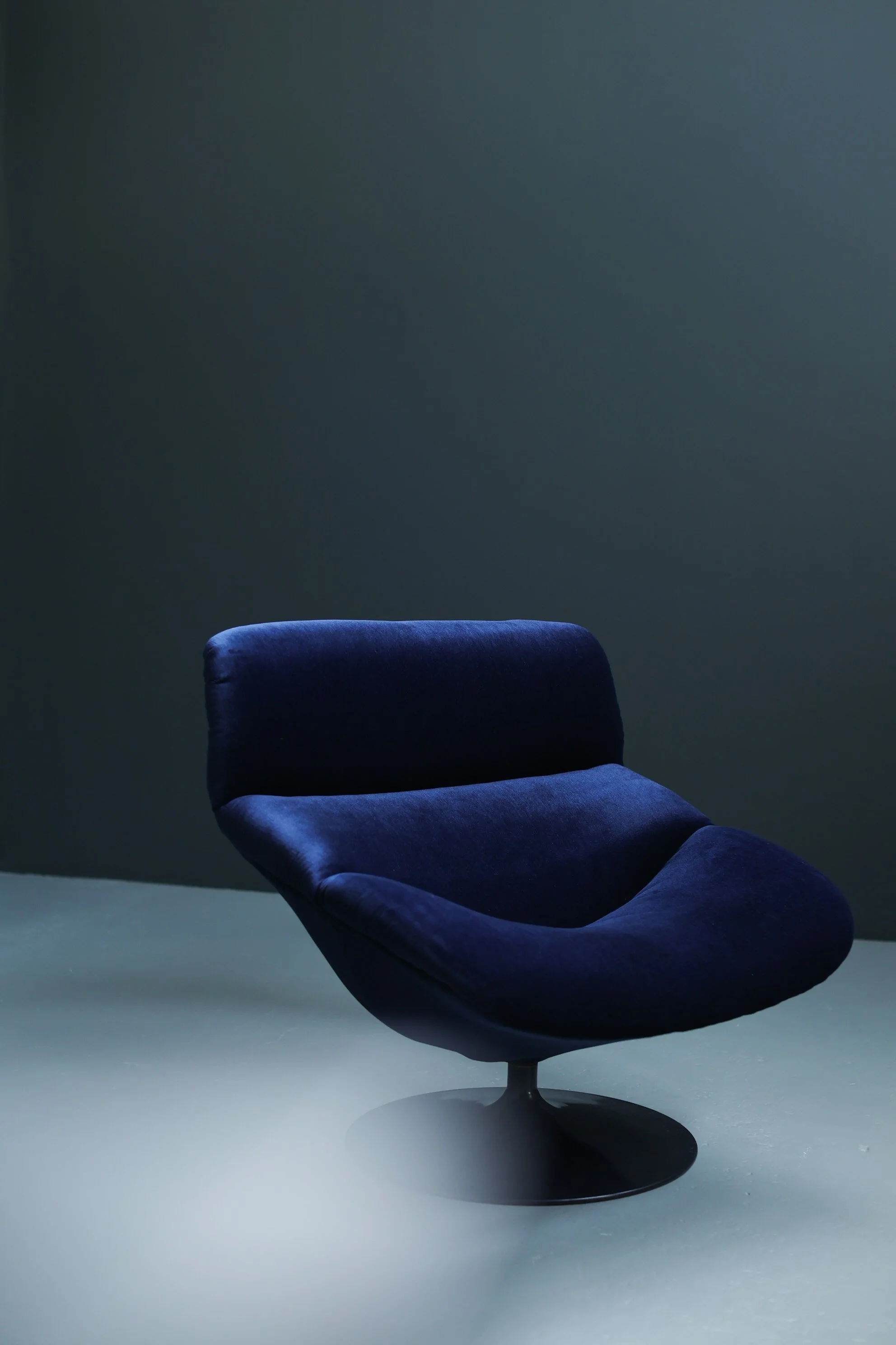 Geoffrey Harcourt F518 Lip Chair for Artifort in Blue Velvet foto 2