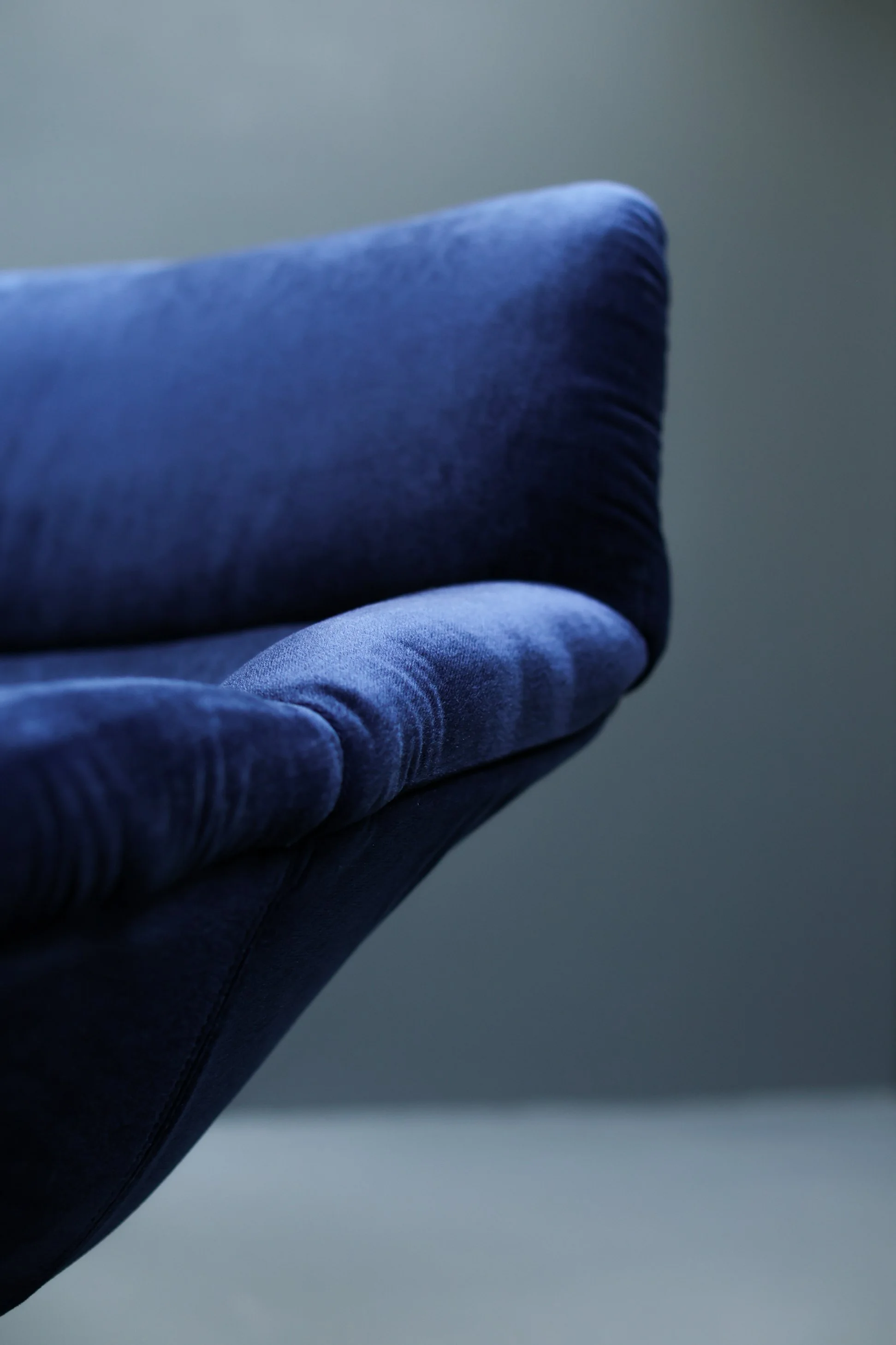 Geoffrey Harcourt F518 Lip Chair for Artifort in Blue Velvet foto 4