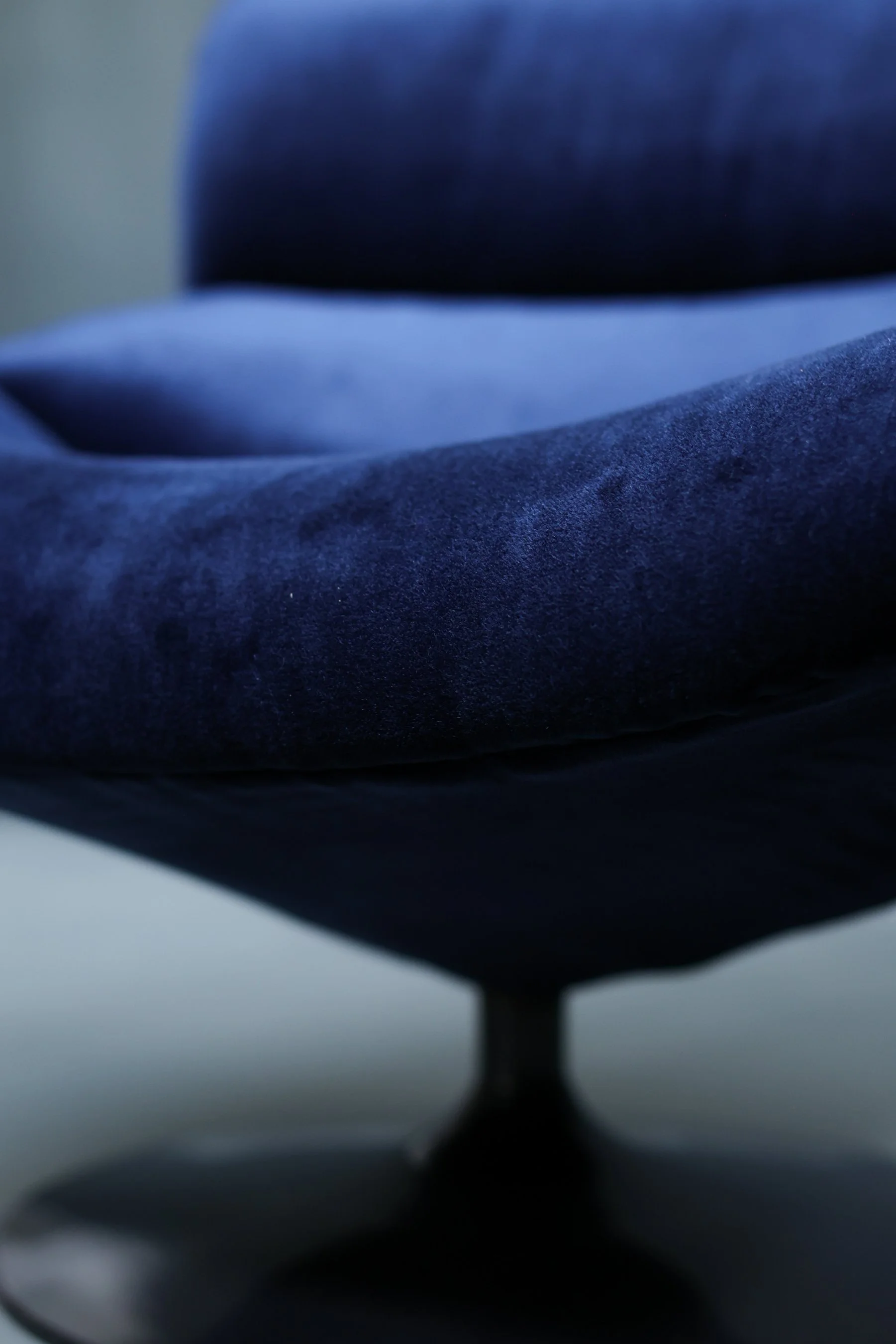 Geoffrey Harcourt F518 Lip Chair for Artifort in Blue Velvet foto 10