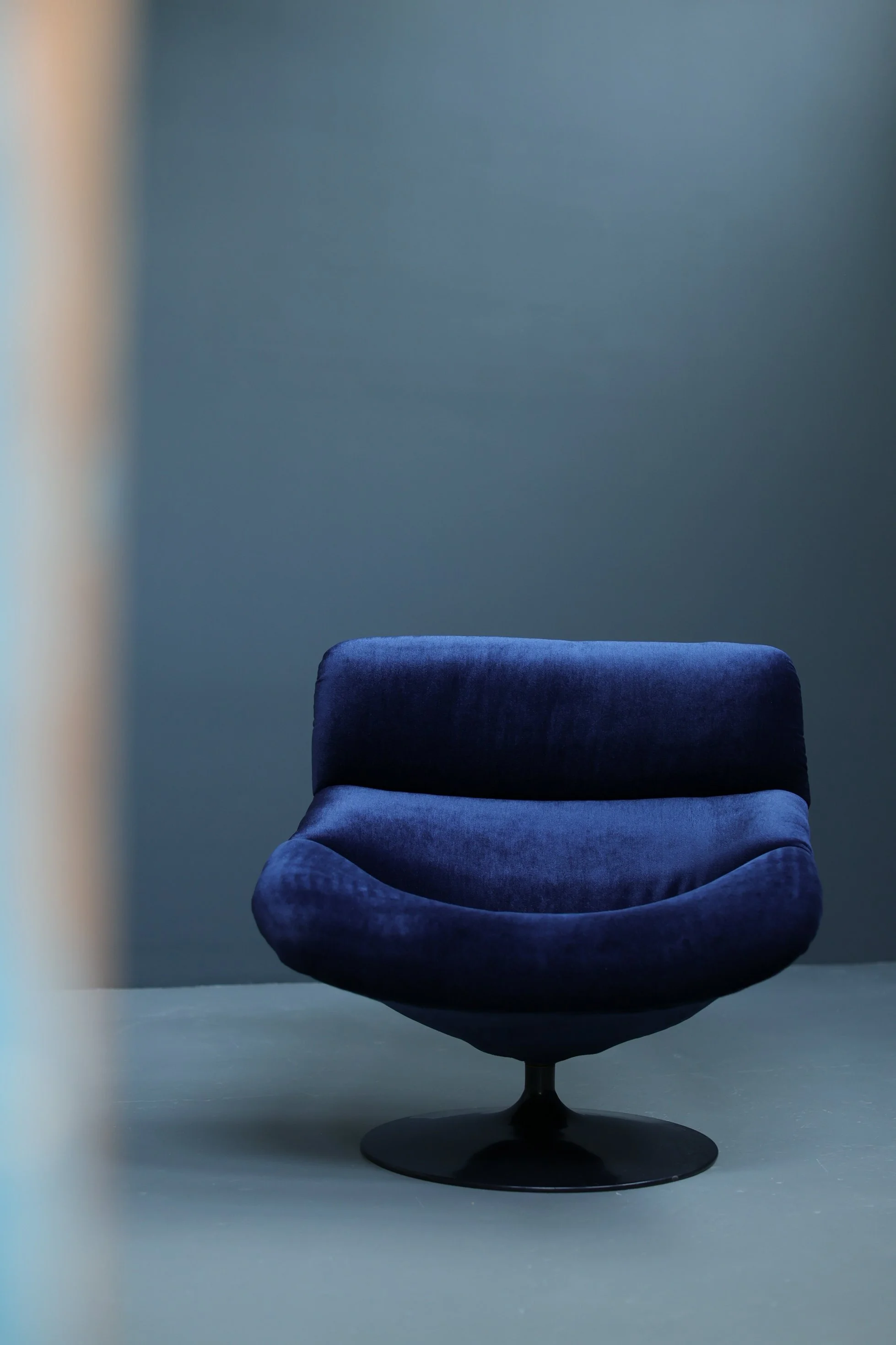 Geoffrey Harcourt F518 Lip Chair for Artifort in Blue Velvet foto 11