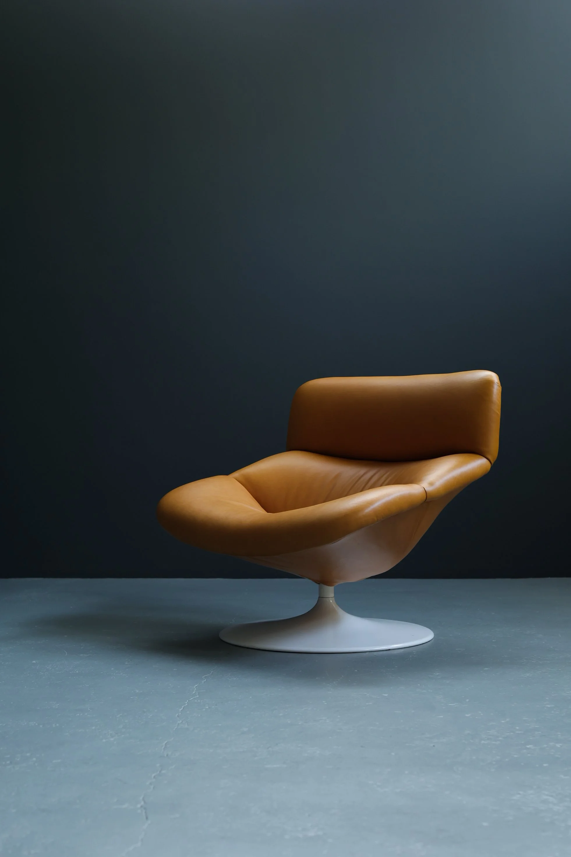 Geoffrey Harcourt F518 Lip Chair for Artifort in yellow safran aniline leather, 1970s
