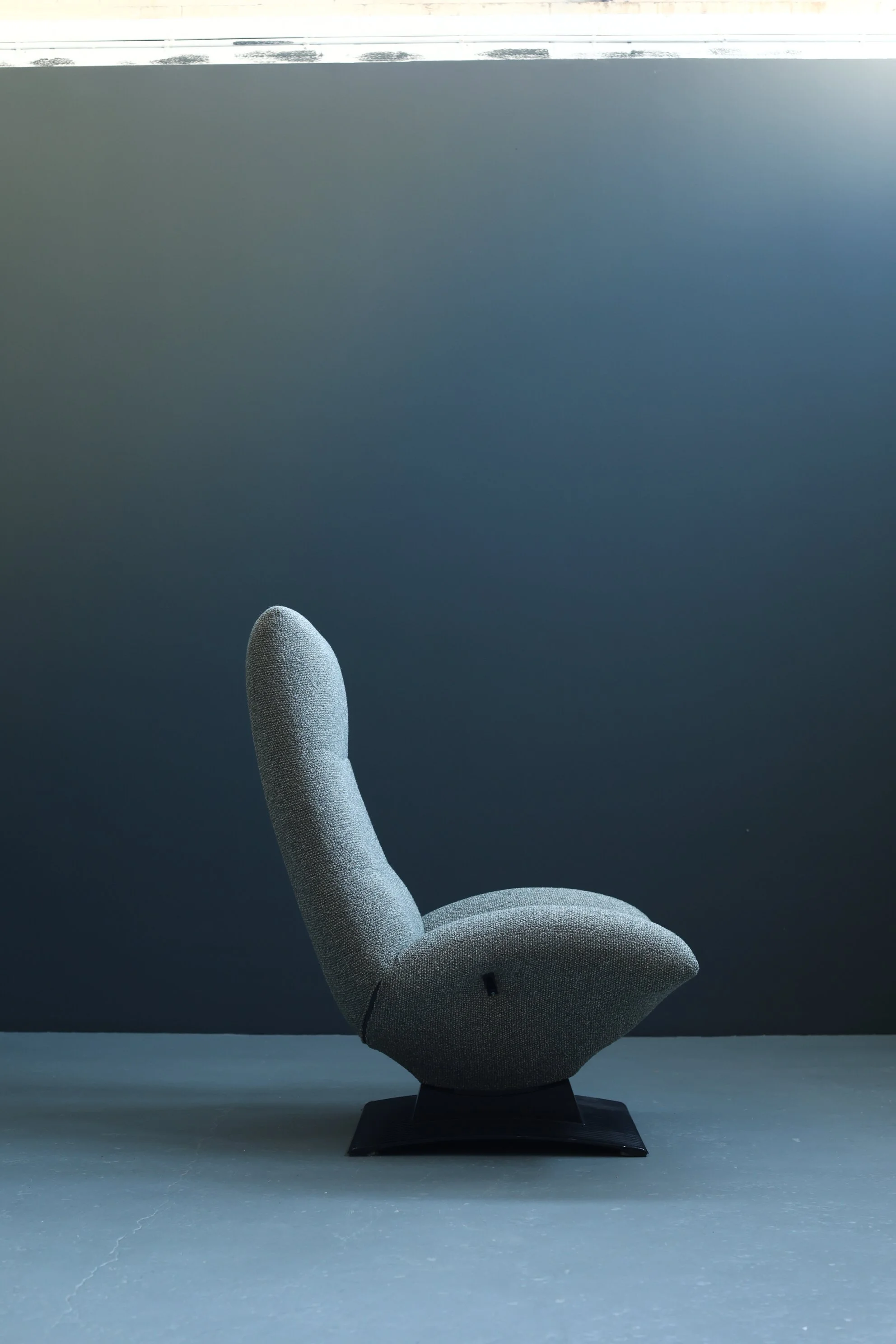 Peter van der Ham F773 Wave lounge chair for Artifort in Ploeg wool on metal base, 1985