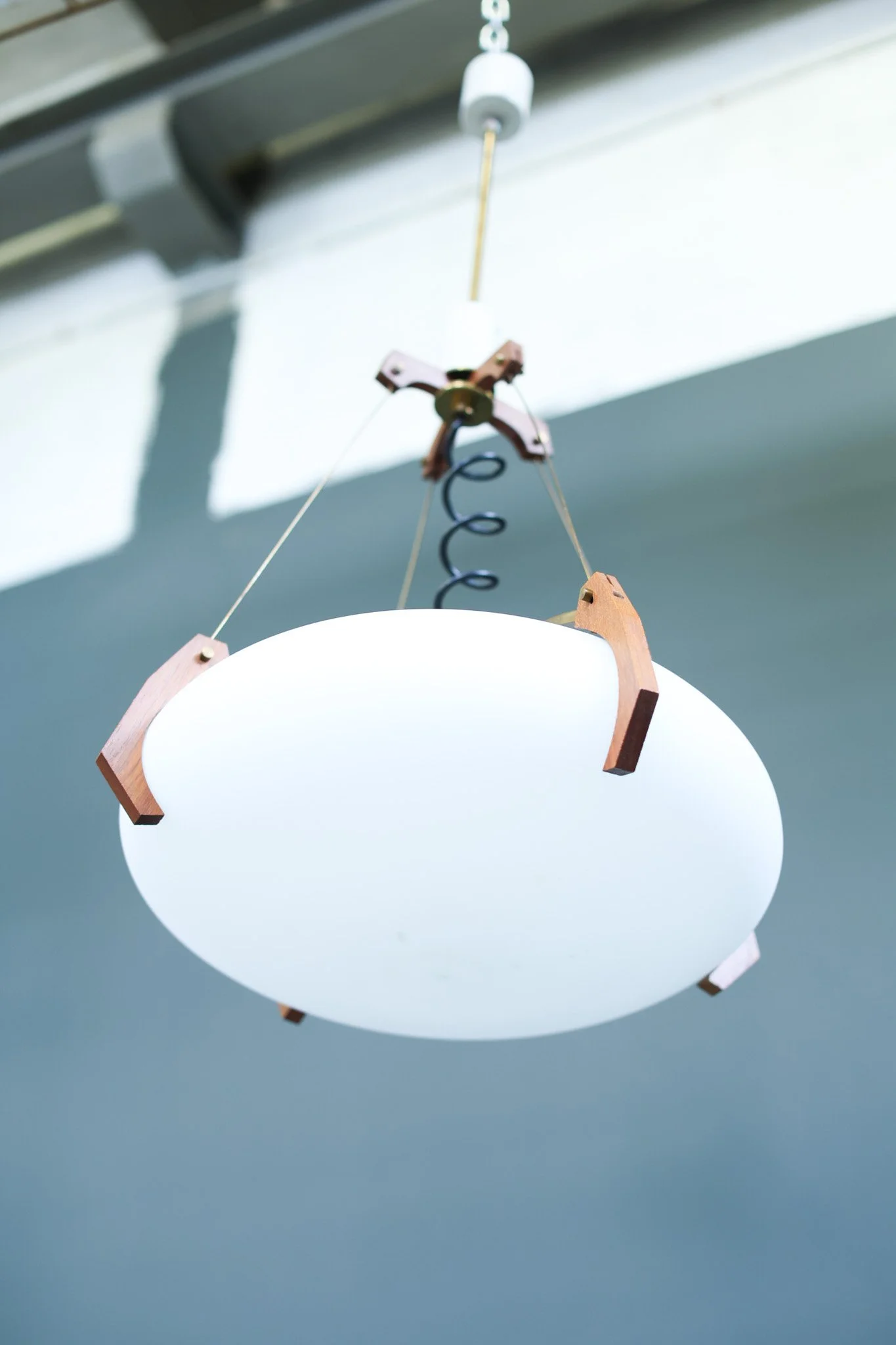 Bruno Chiarini chandelier with opaline glass shades and wooden frame, Italy, 1958 — Italian mid-century lighting design
