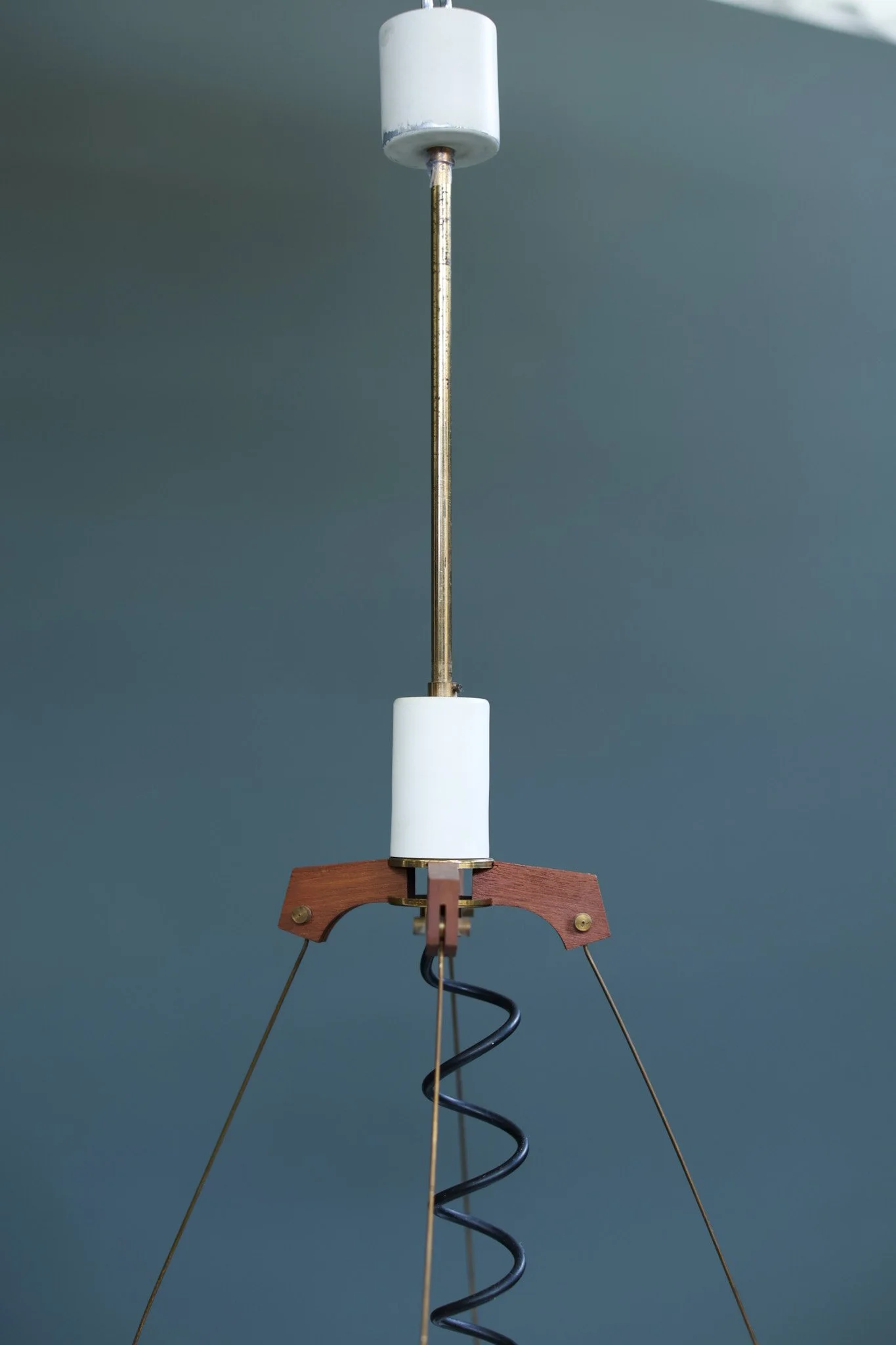 Bruno Chiarini Chandelier in Opaline Glass and Wood foto 5