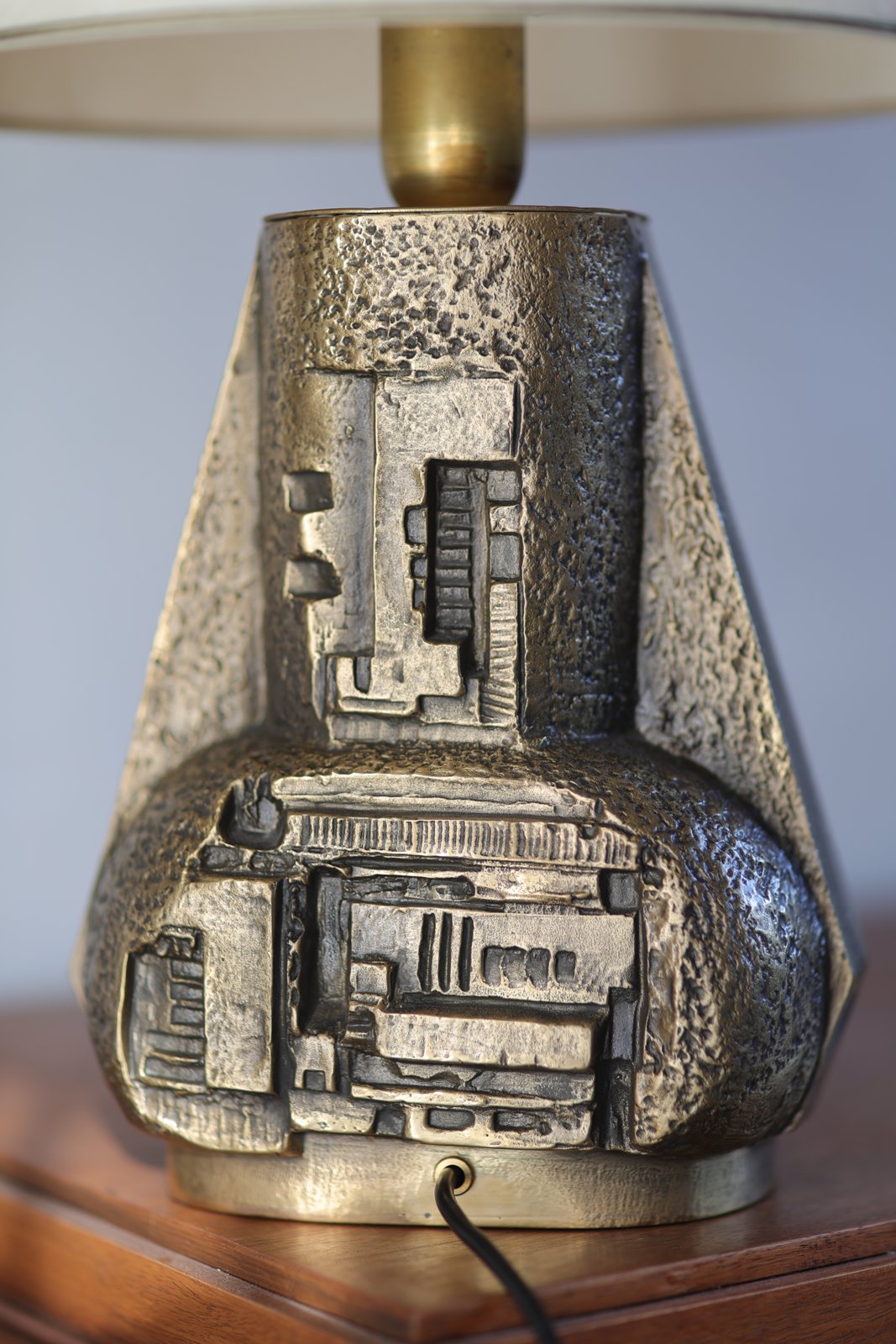Brutalist Bronze Table Lamp, Italy 1970s foto 6