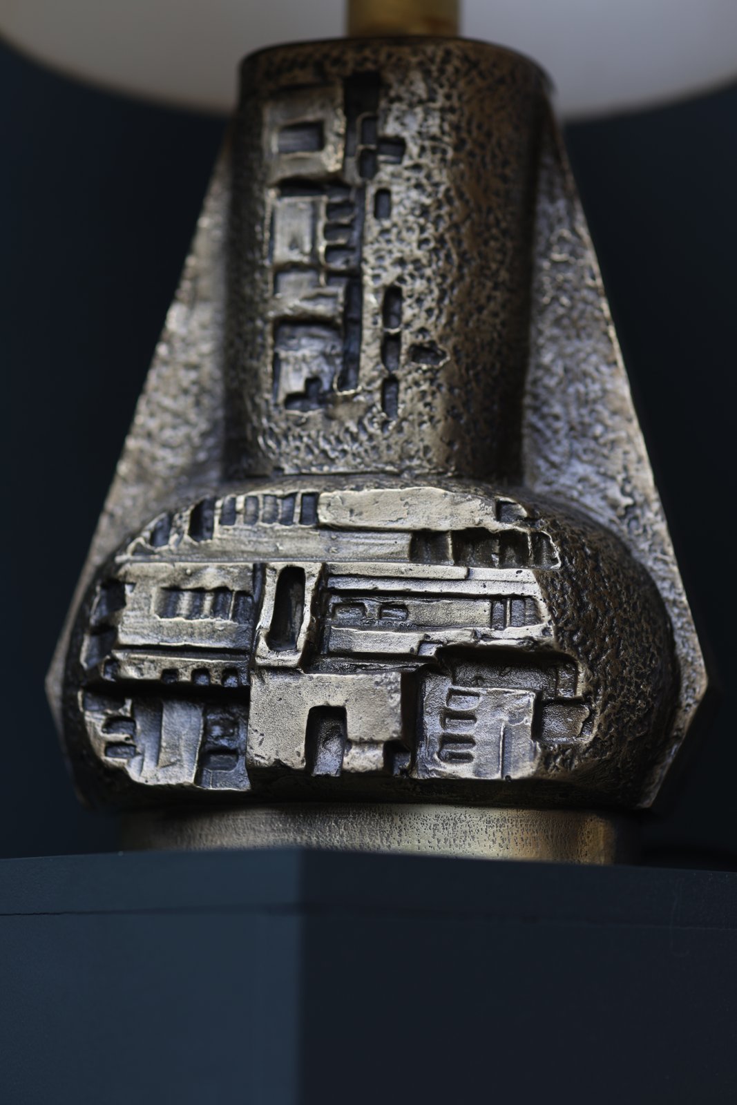 Brutalist Bronze Table Lamp, Italy 1970s foto 7