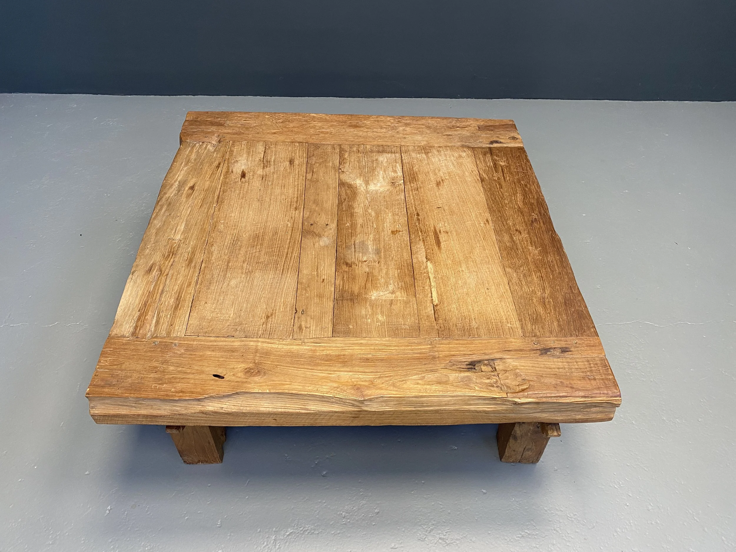 Brutalist Solid Oak Coffee Table with Rustic Primitive Design foto 10
