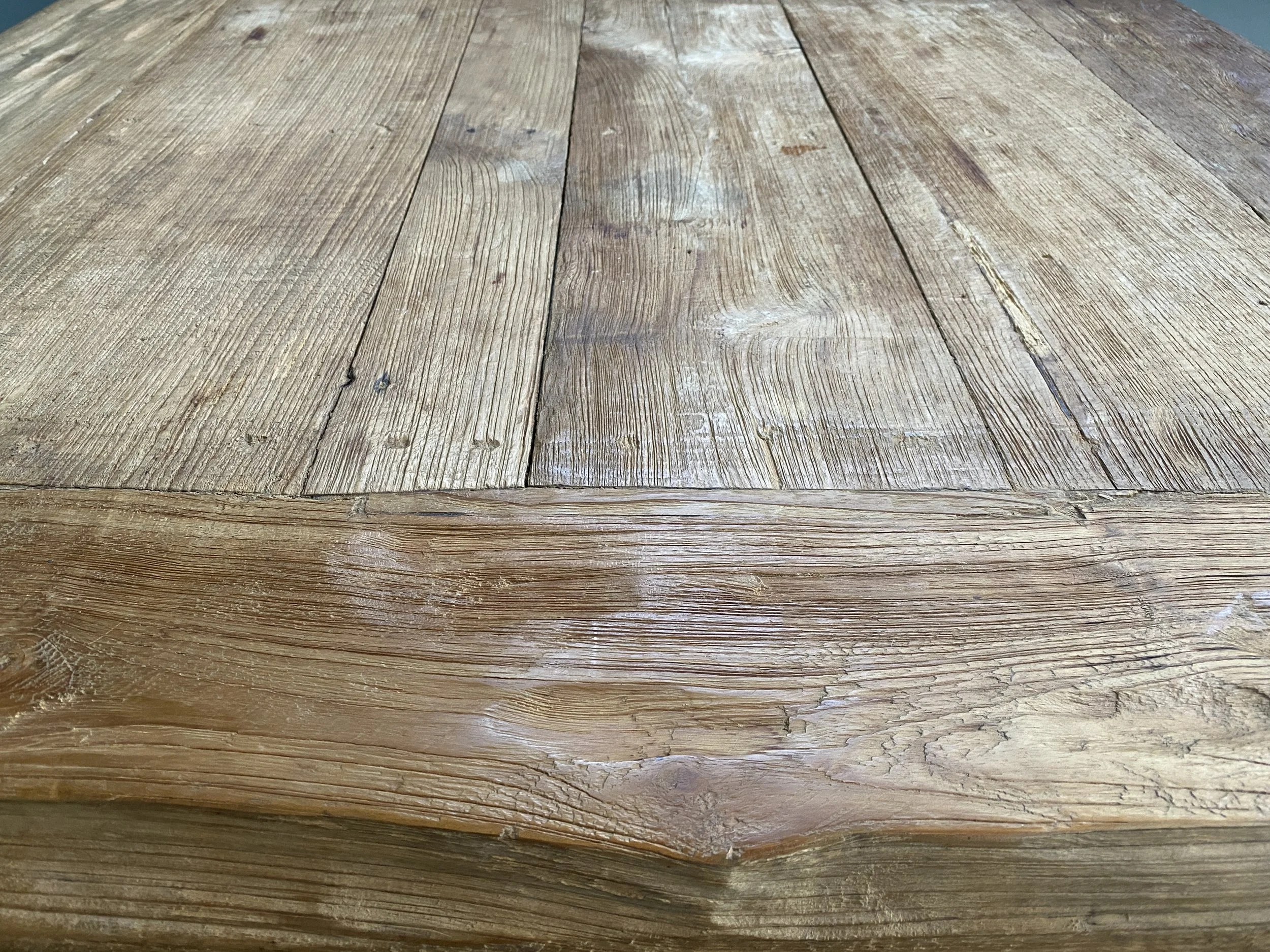 Brutalist Solid Oak Coffee Table with Rustic Primitive Design foto 15