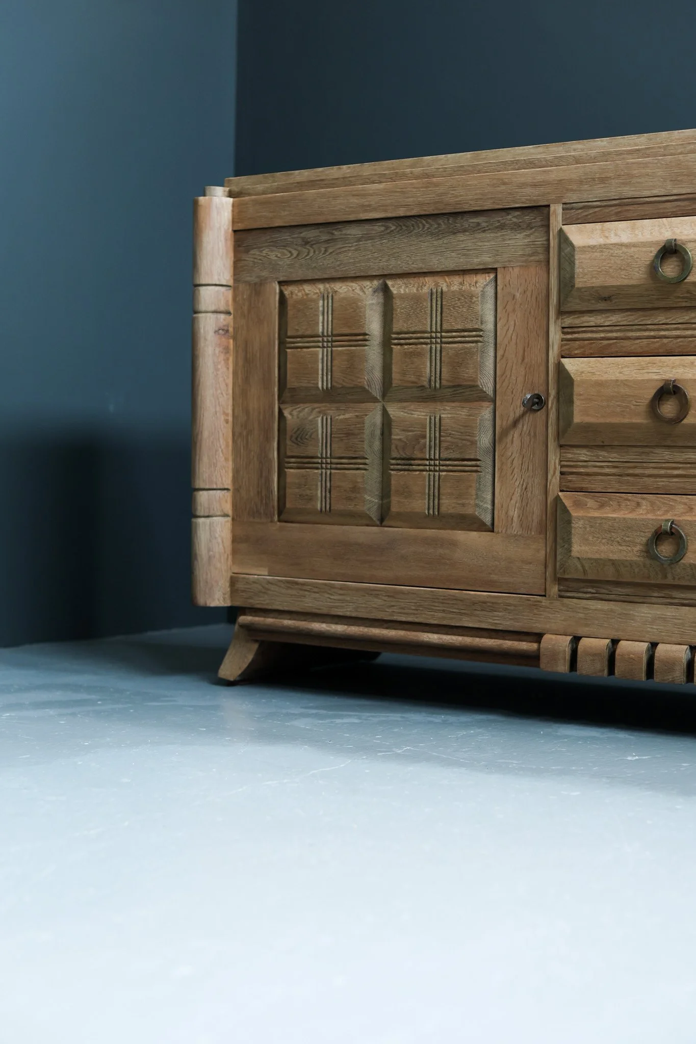 Charles Dudouyt Solid Oak Cabinet foto 6