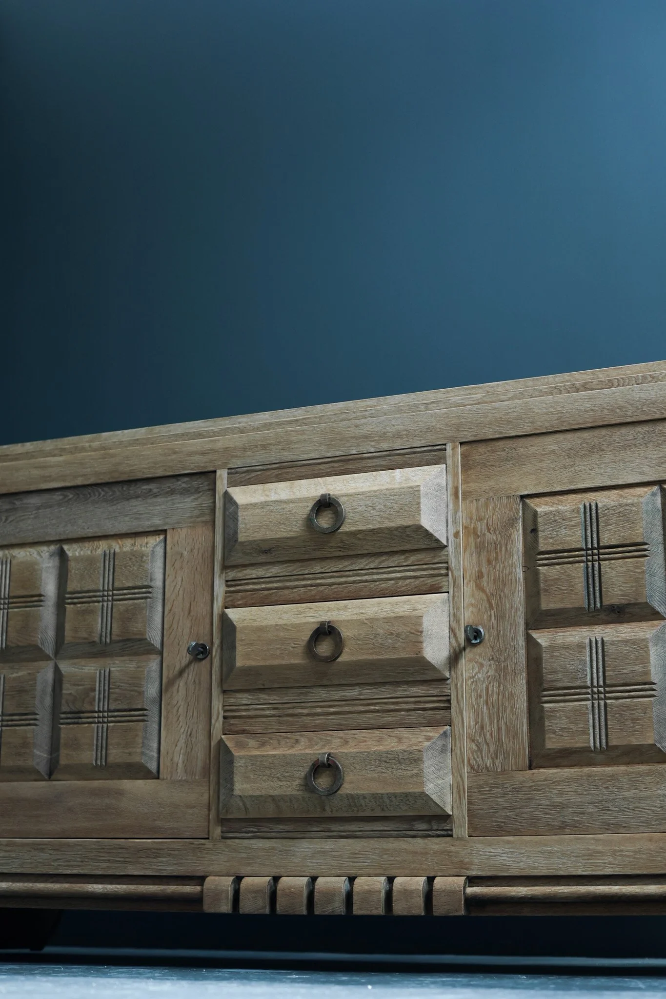 Charles Dudouyt Solid Oak Cabinet foto 7