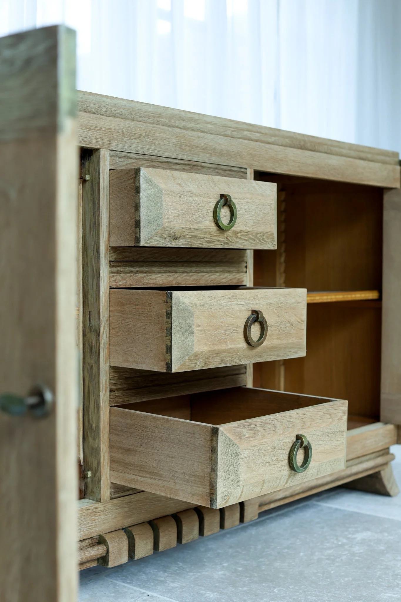 Charles Dudouyt Solid Oak Cabinet foto 12