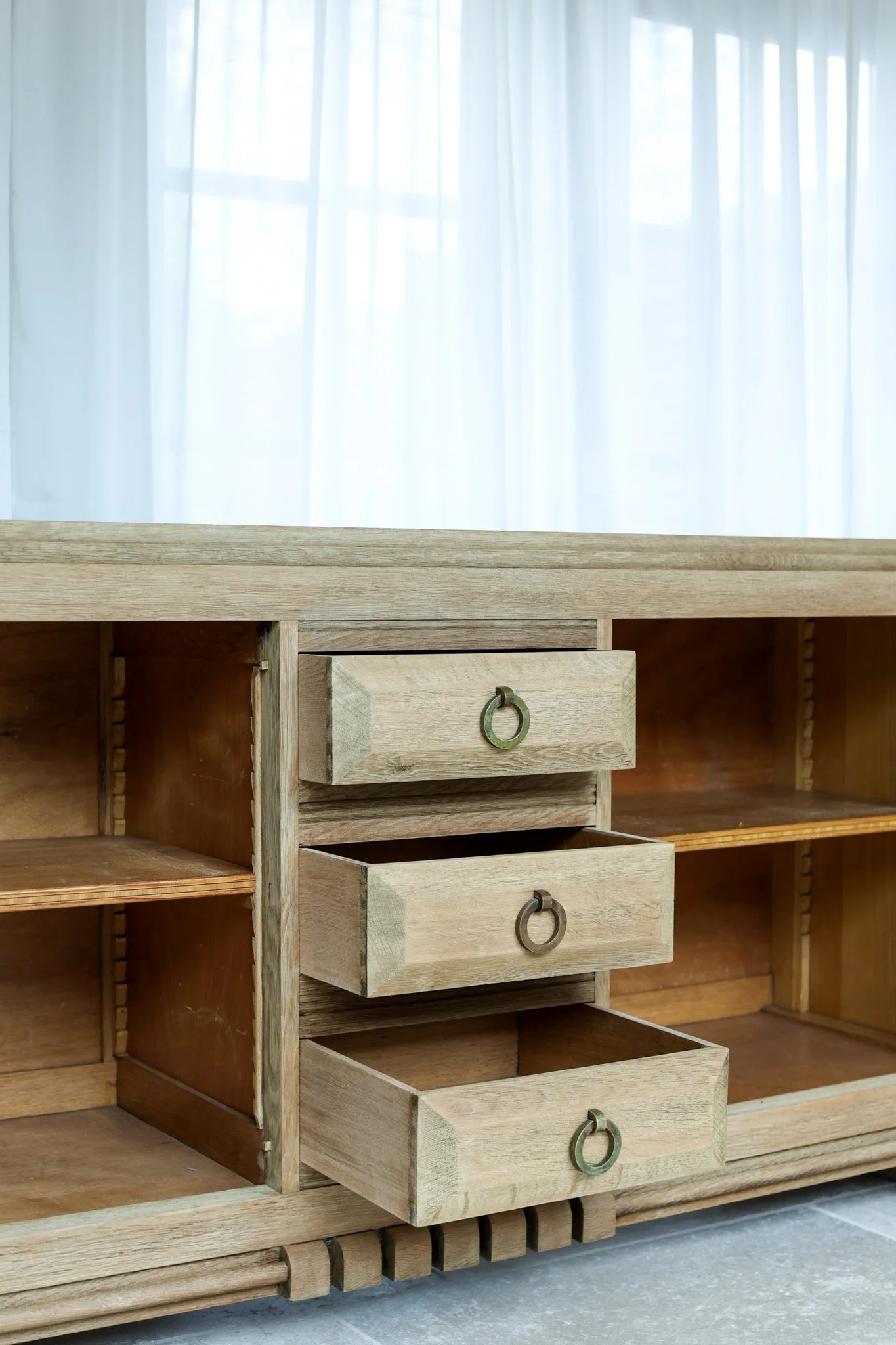 Charles Dudouyt Solid Oak Cabinet foto 14