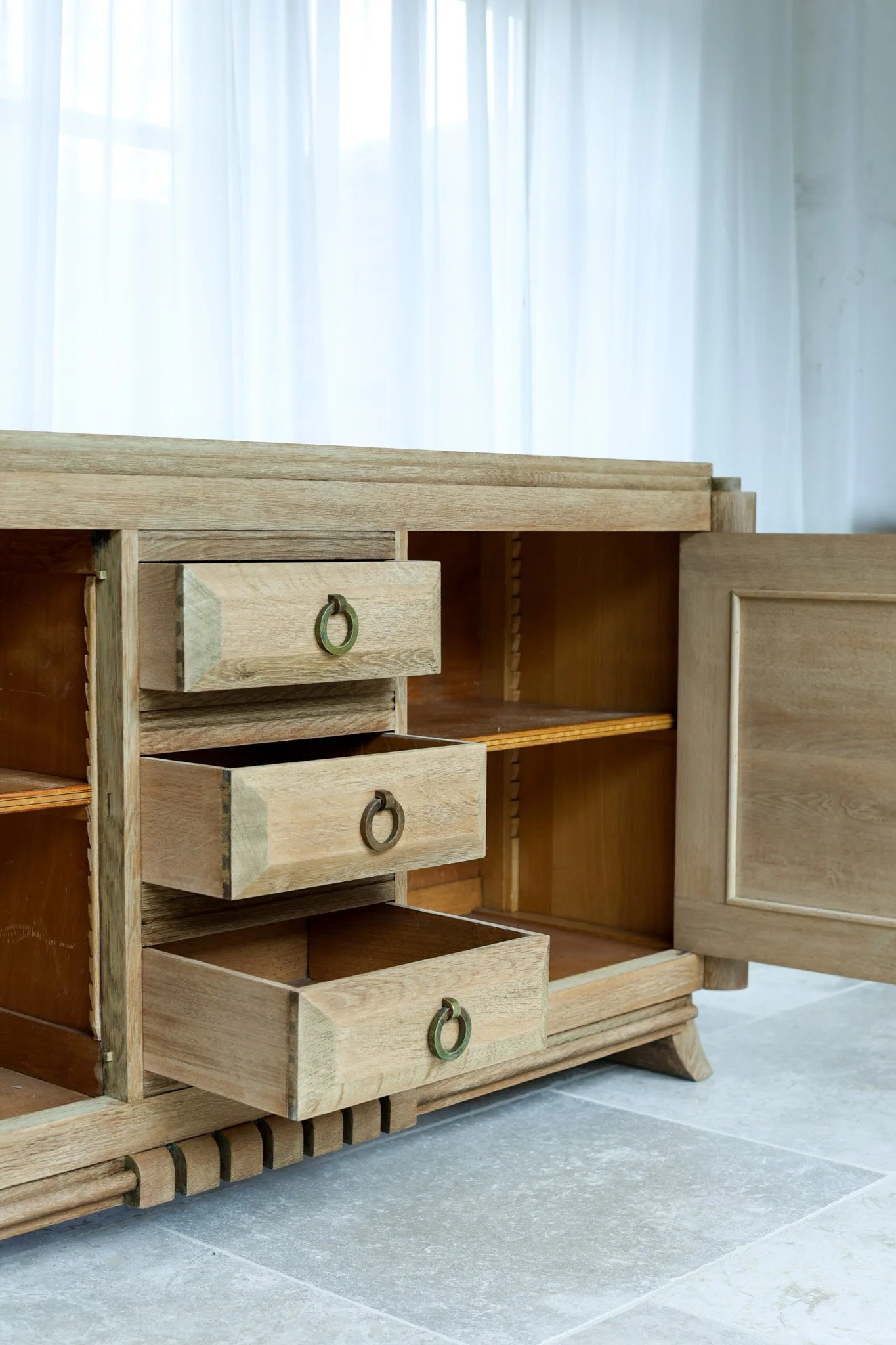 Charles Dudouyt Solid Oak Cabinet foto 15