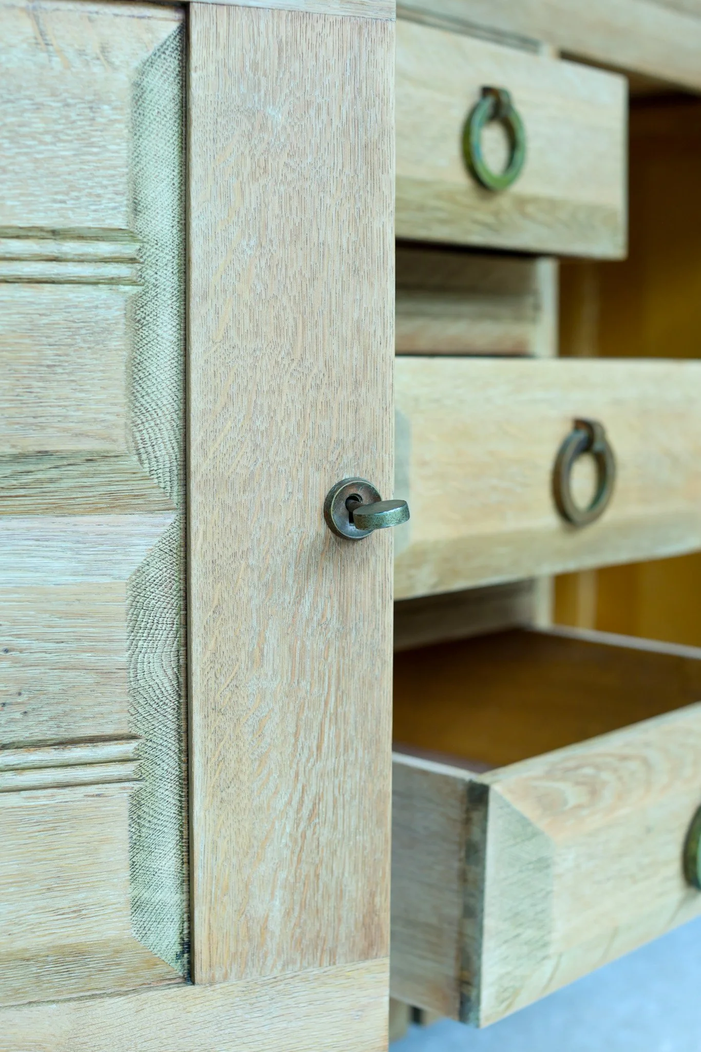 Charles Dudouyt Solid Oak Cabinet foto 19