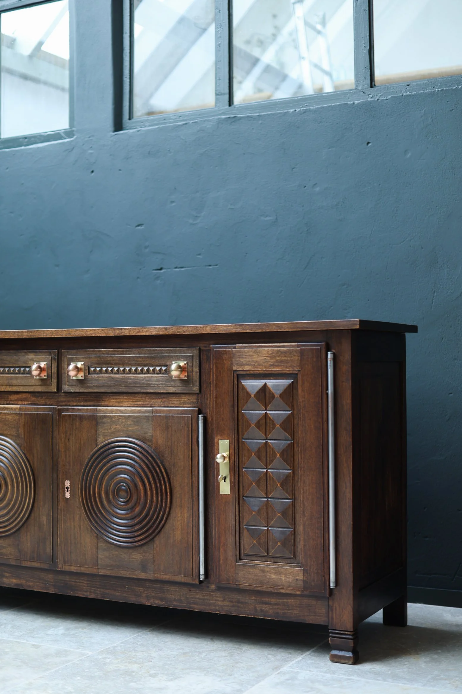 Charles Dudouyt Oak Credenza foto 2