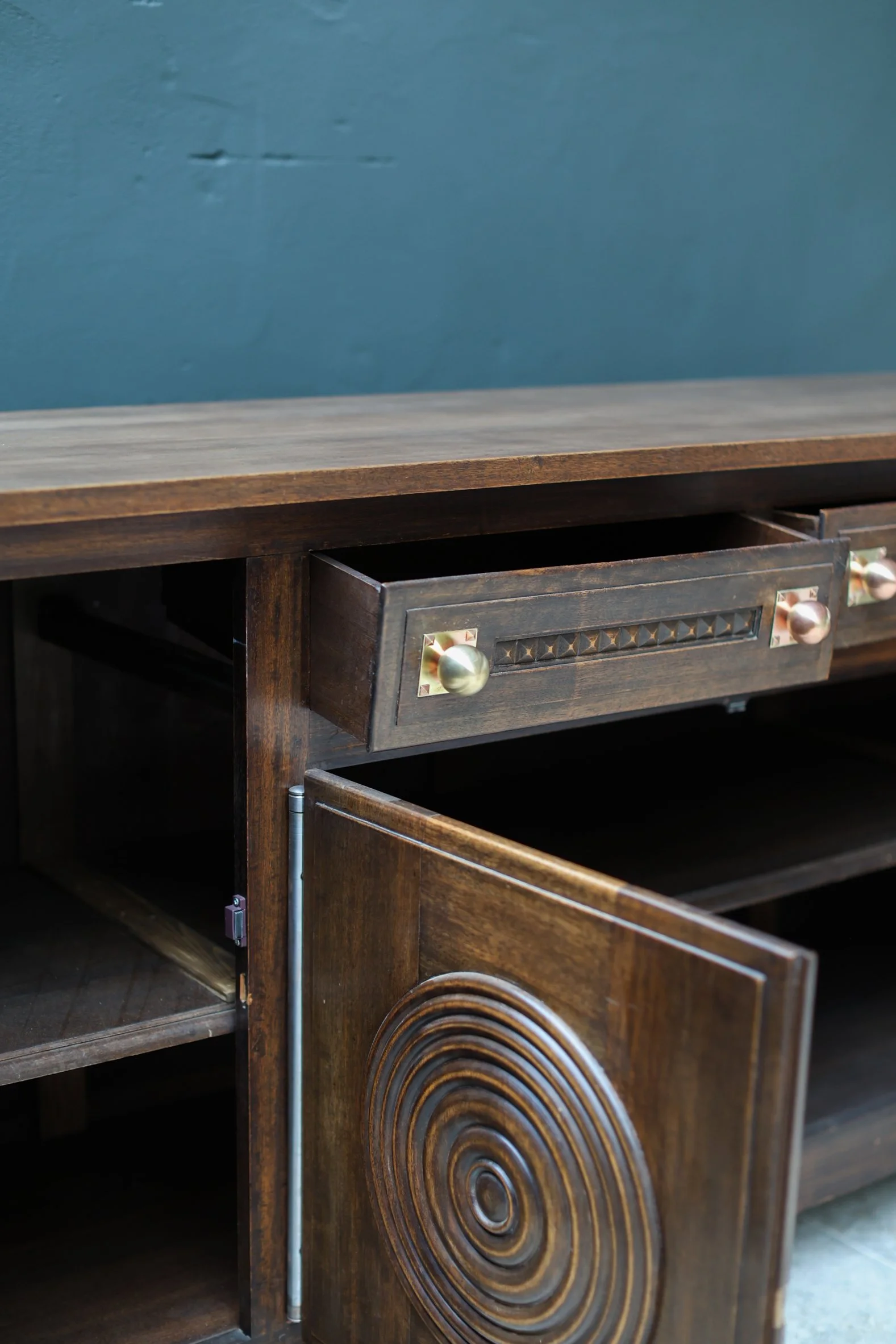 Charles Dudouyt Oak Credenza foto 4