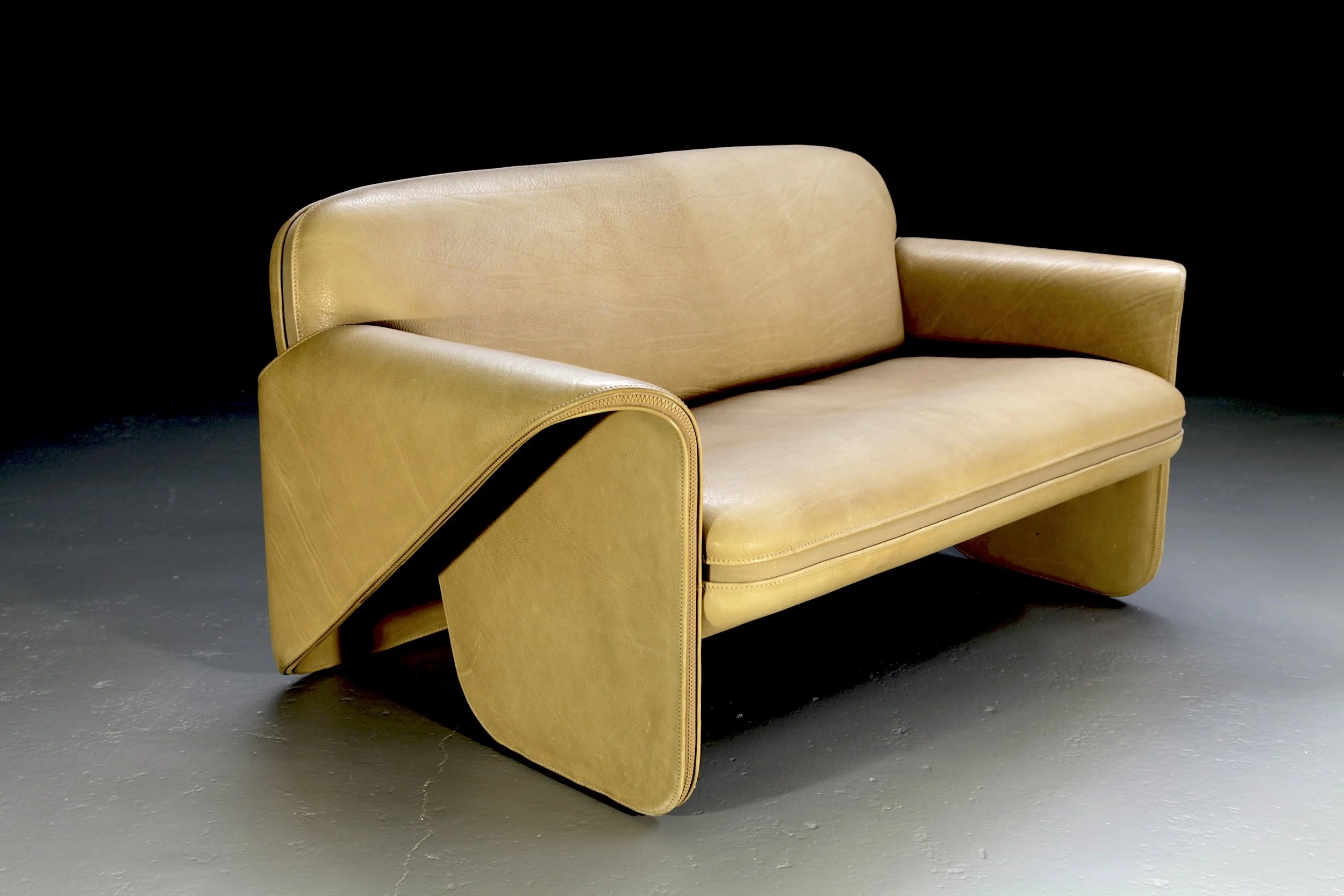 De Sede DS-125 two-seater sofa in brown neck leather, designed by Gerd Lange, Switzerland, 1978