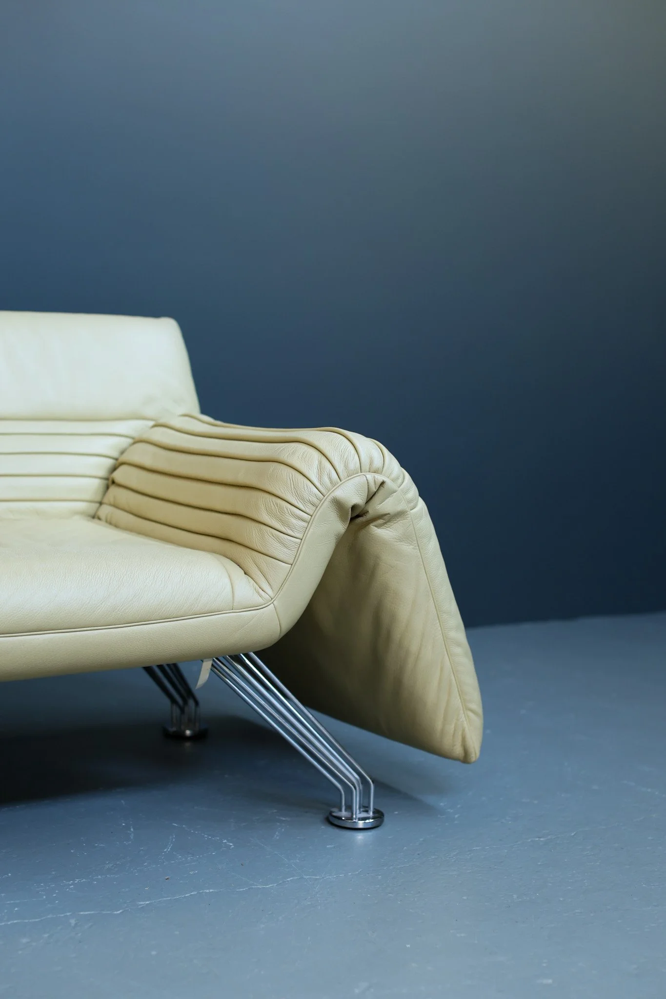 De Sede DS-142 adjustable wing chair by Winfried Totzek, leather and steel, 1980s