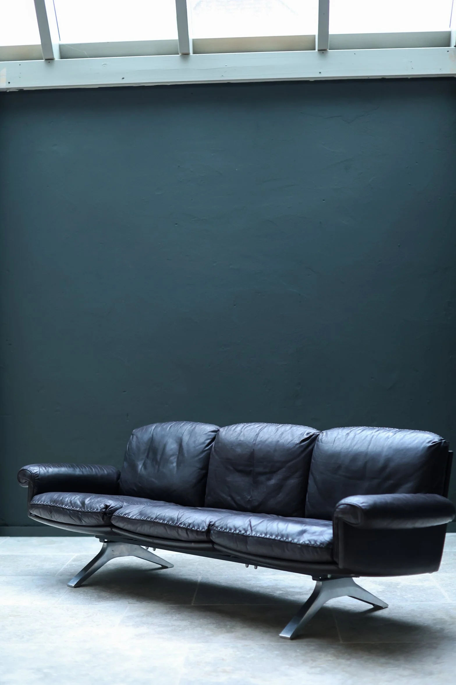 De Sede DS-31 Three-Seater Sofa in Dark Brown Leather foto 4