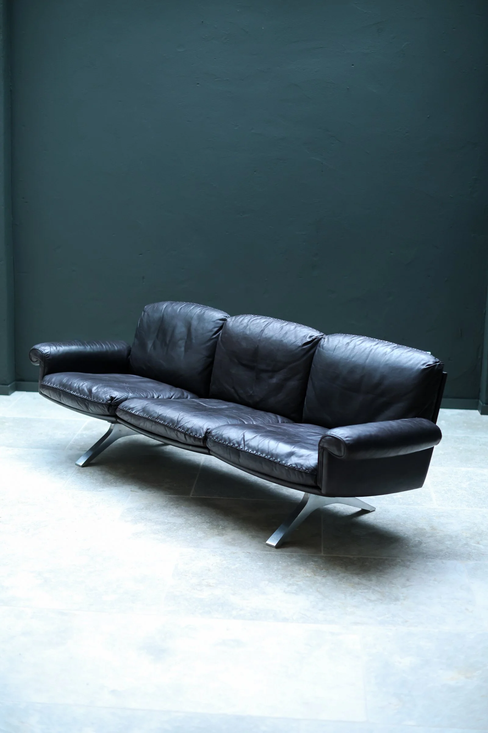 De Sede DS-31 Three-Seater Sofa in Dark Brown Leather foto 8