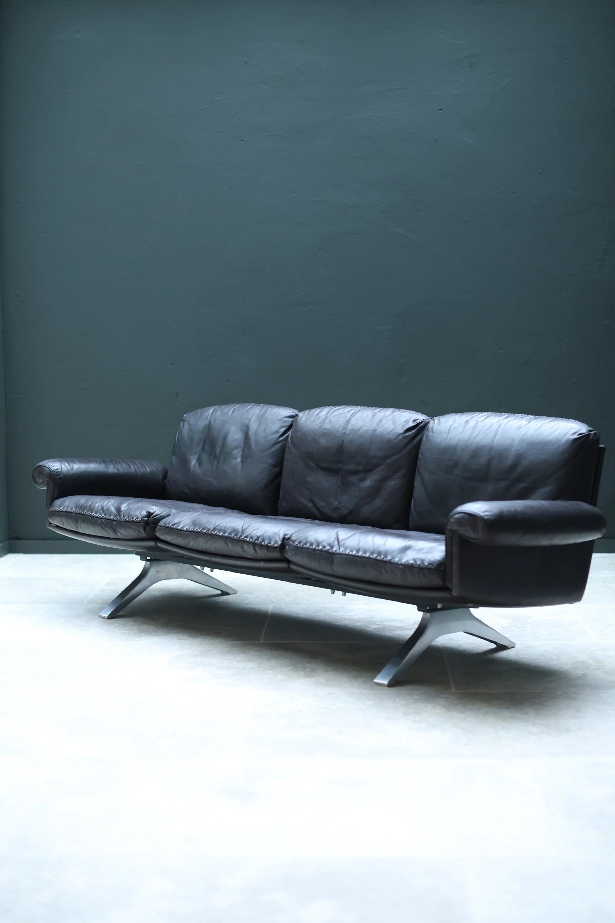 De Sede DS-31 Three-Seater Sofa in Dark Brown Leather foto 14