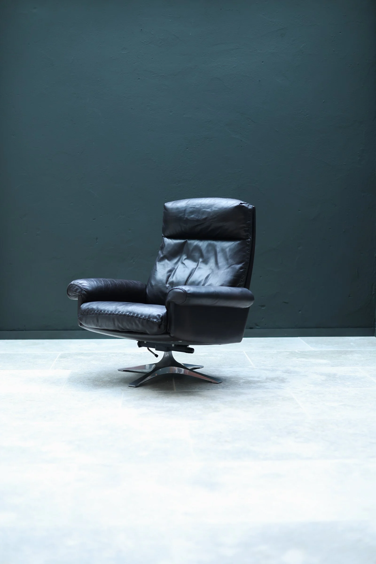 De Sede DS-31 Swivel Lounge Chair in Brown Leather foto 2