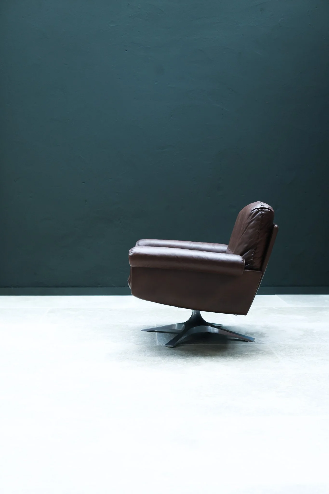 De Sede DS-31 Swivel Club Chairs, Pair foto 3