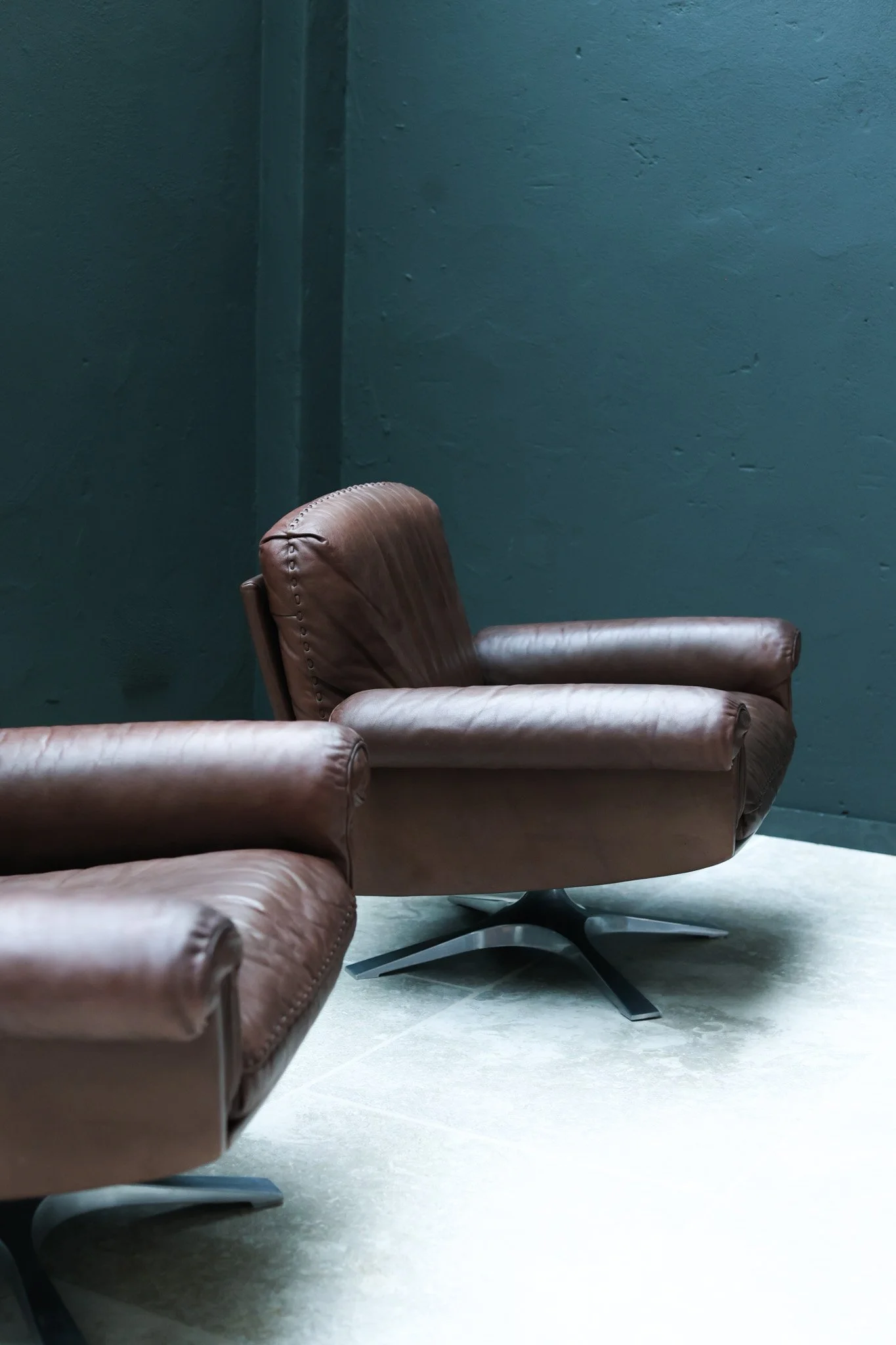 De Sede DS-31 Swivel Club Chairs, Pair foto 7