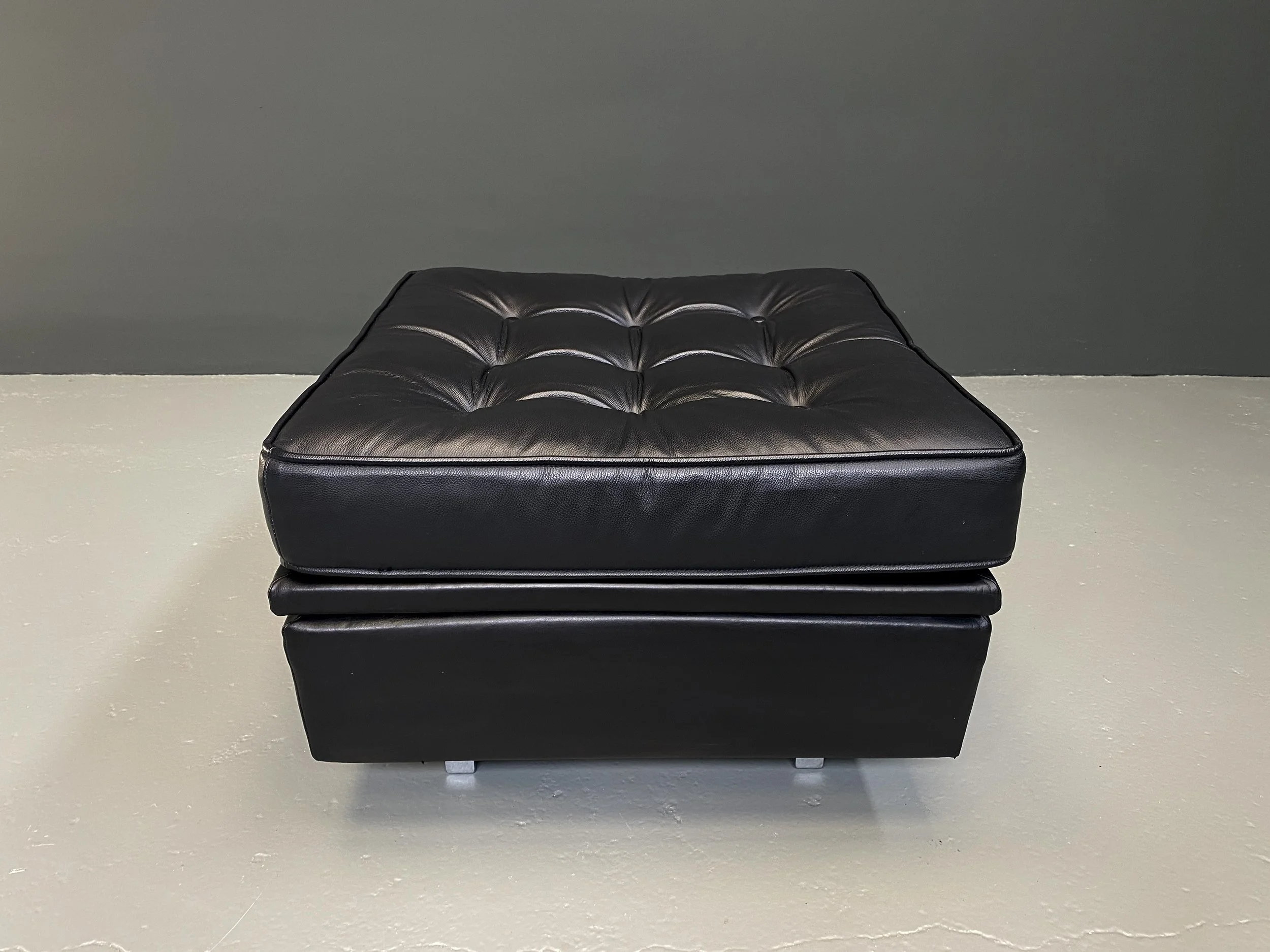 De Sede 'New York' Armchair and Ottoman by Robert Haussmann foto 7
