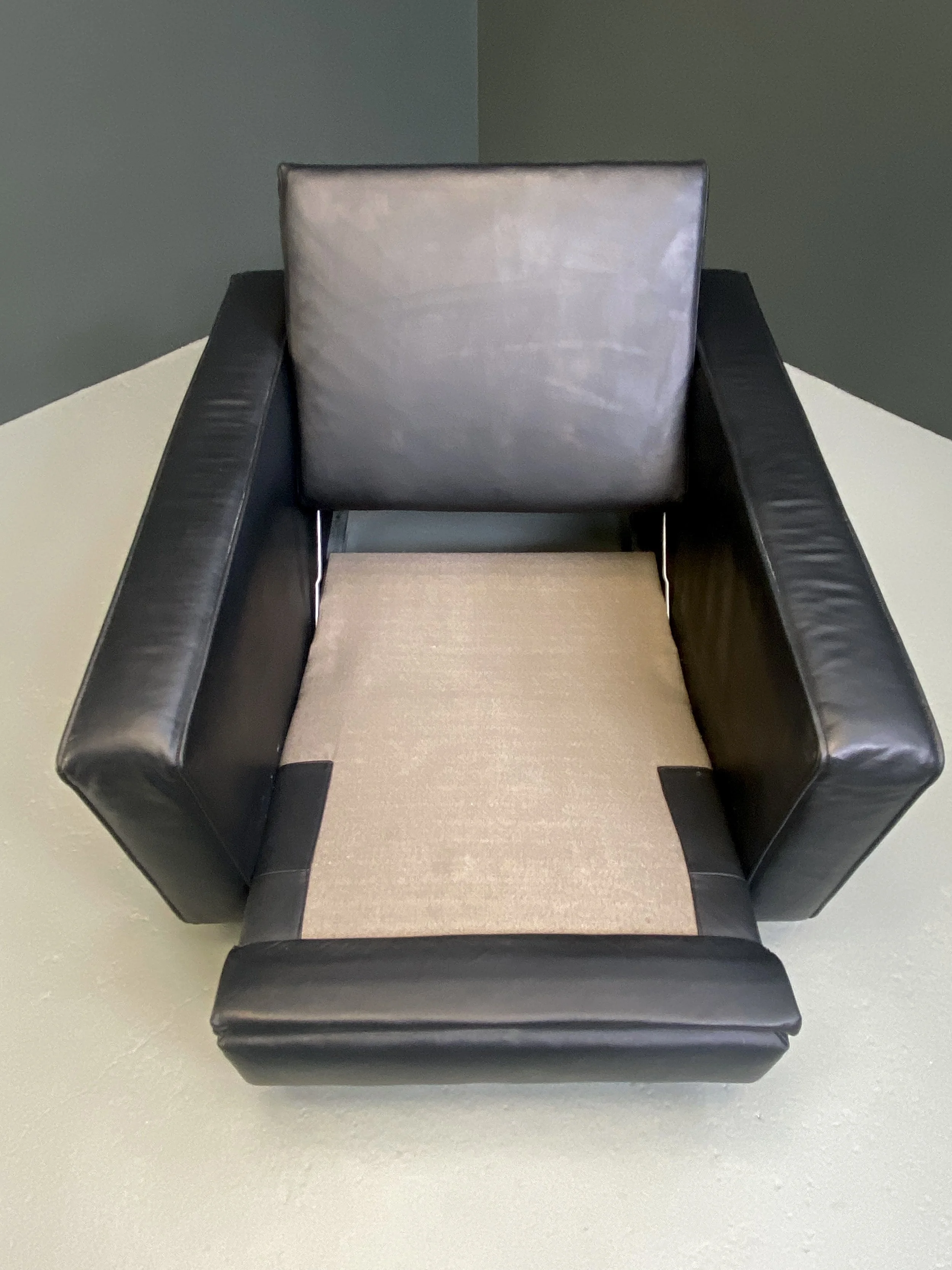 De Sede 'New York' Armchair and Ottoman by Robert Haussmann foto 12