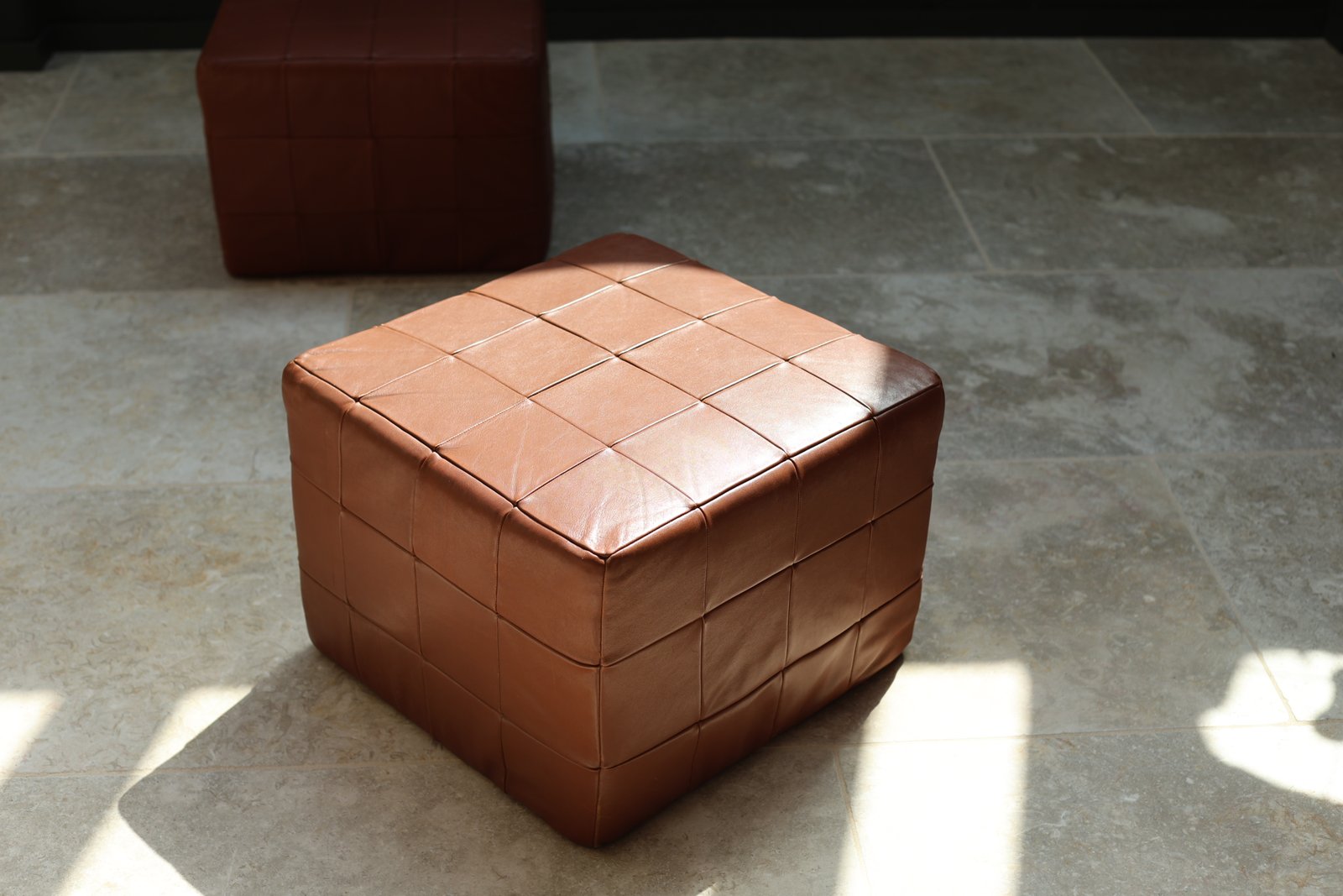 De Sede Patchwork Leather Cube Poufs, Set of 2 foto 2