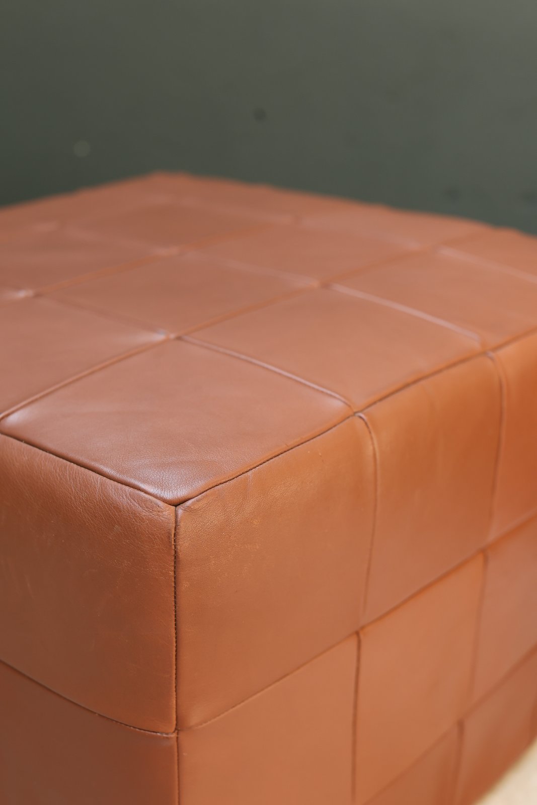 De Sede Patchwork Leather Cube Poufs, Set of 2 foto 5