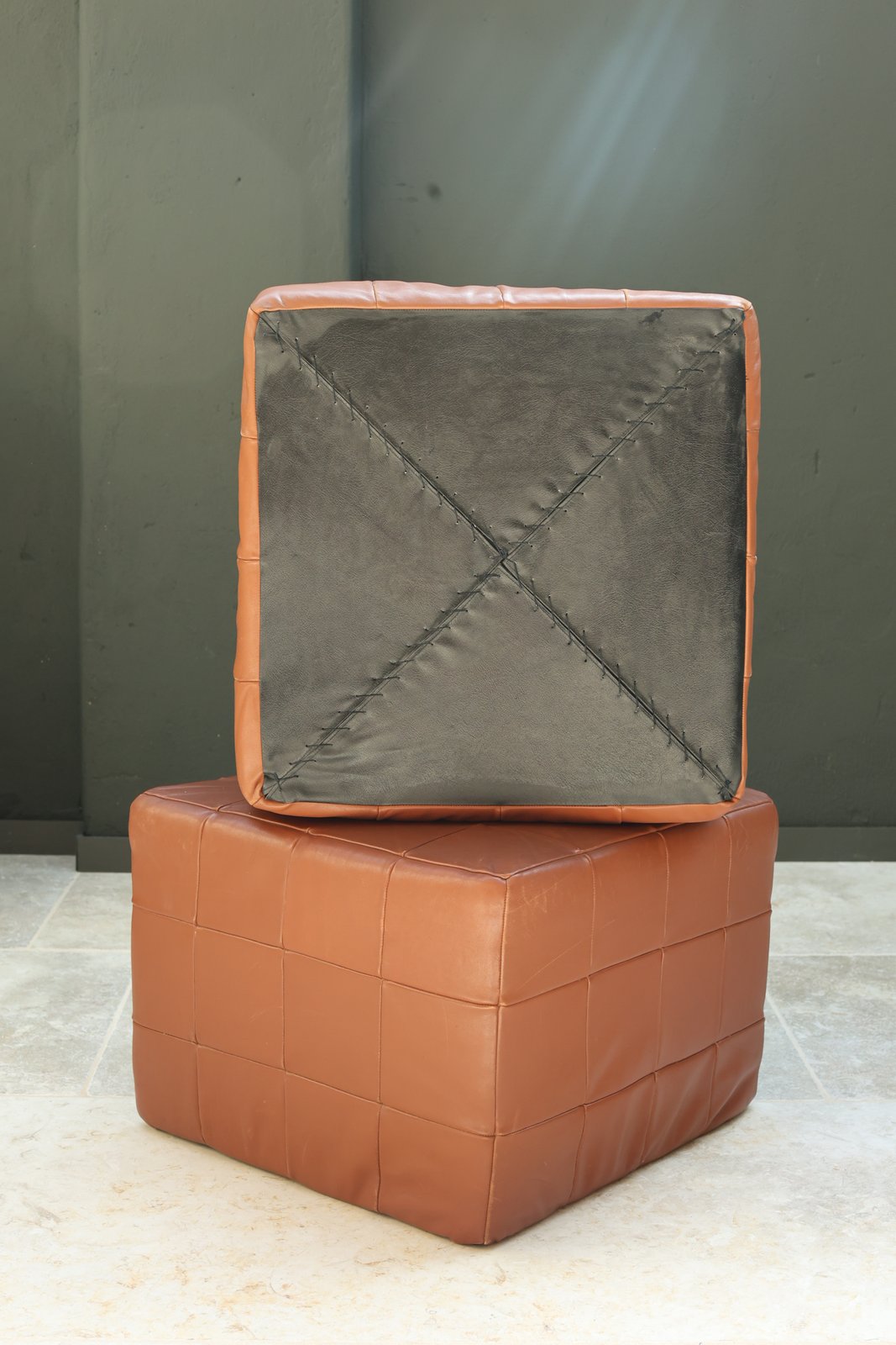 De Sede Patchwork Leather Cube Poufs, Set of 2 foto 7