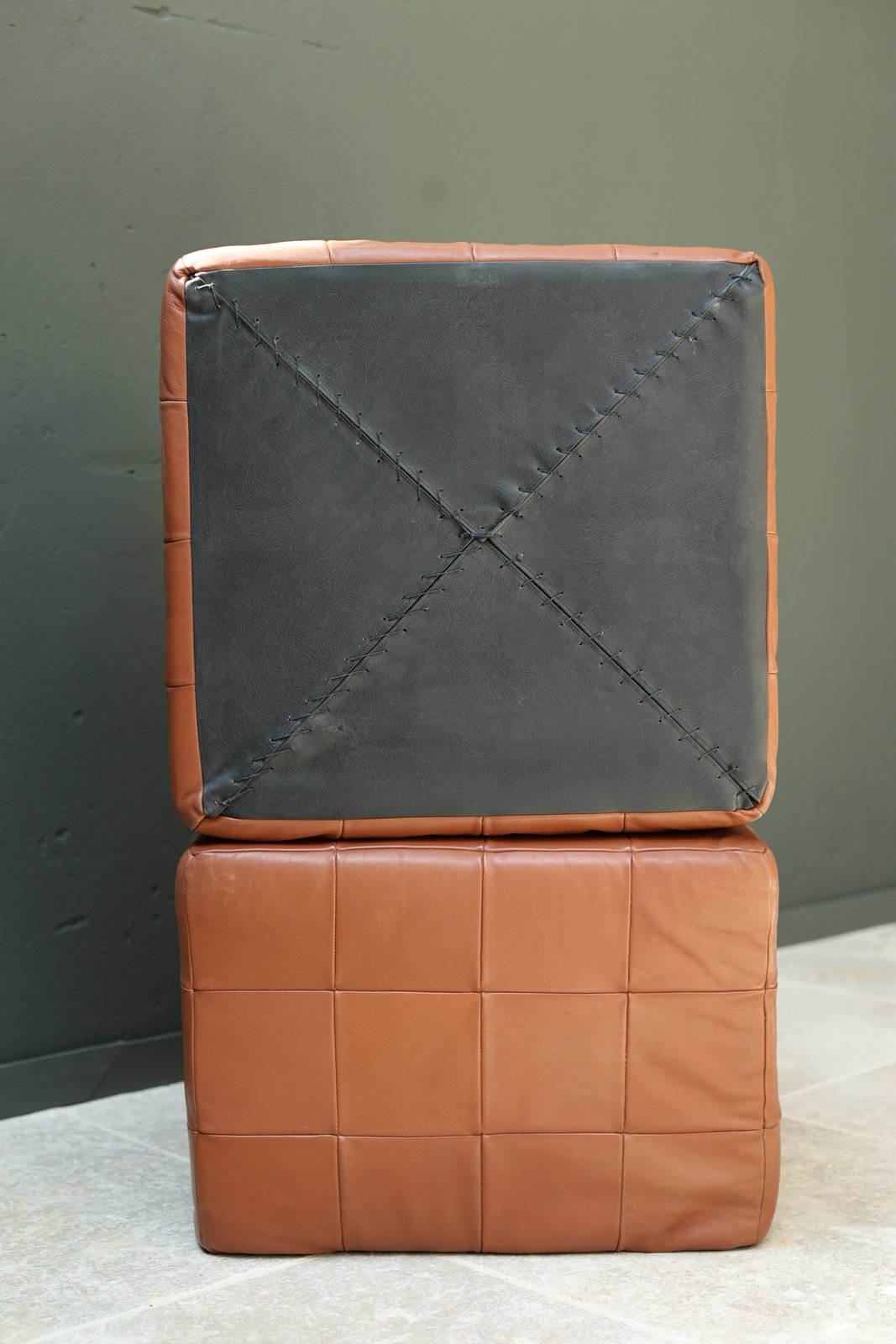 De Sede Patchwork Leather Cube Poufs, Set of 2 foto 9