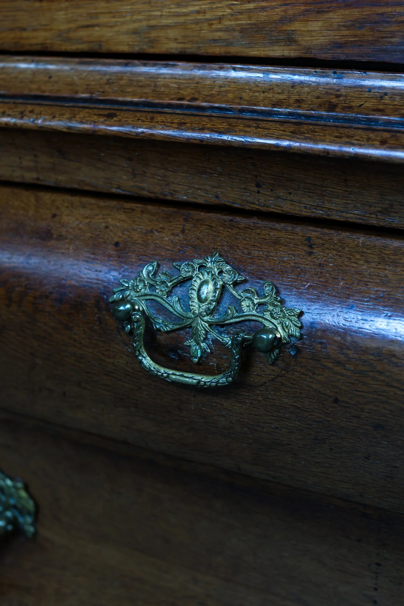 Dutch Rococo Bombe Cabinet in Solid Oak foto 2