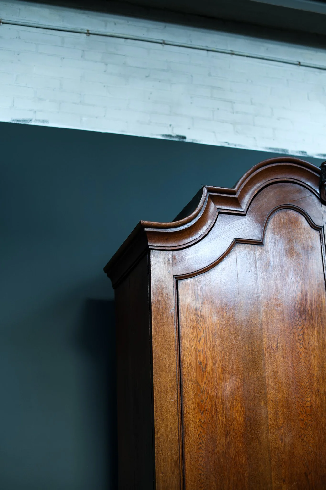 Dutch Rococo Bombe Cabinet in Solid Oak foto 6