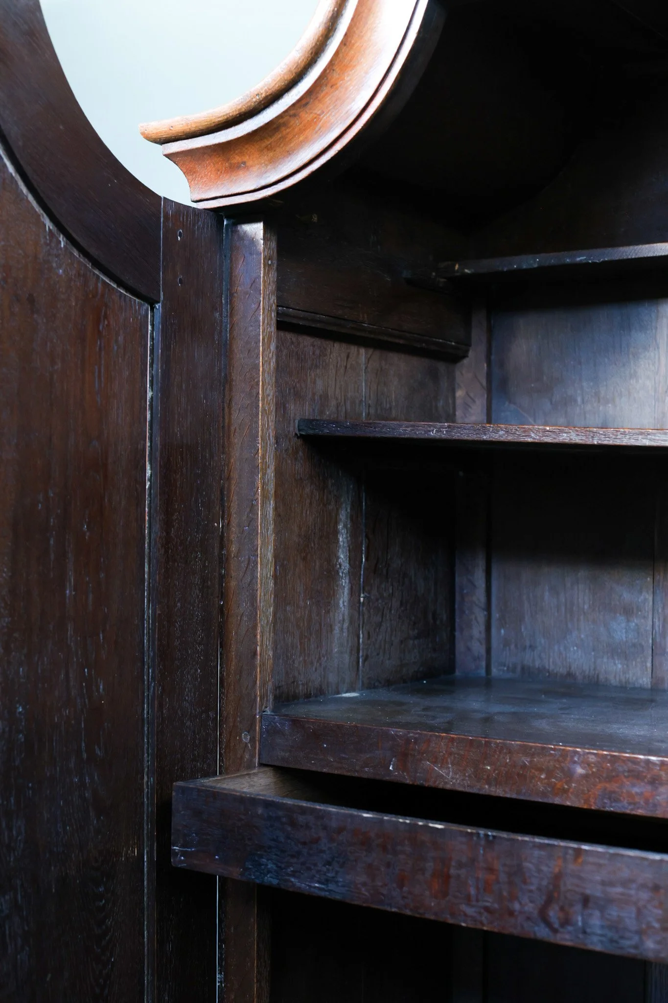 Dutch Rococo Bombe Cabinet in Solid Oak foto 14