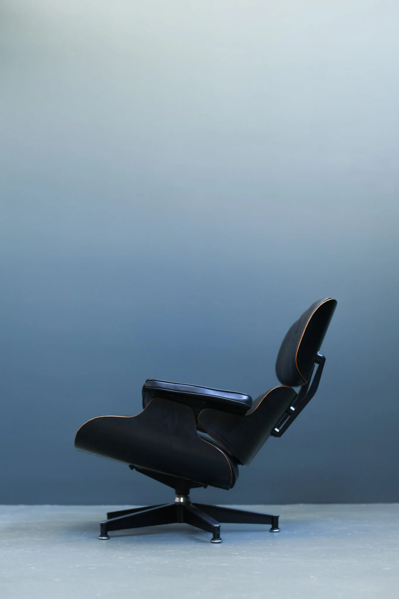 Charles and Ray Eames 670 Lounge Chair for Herman Miller, Black Edition foto 7
