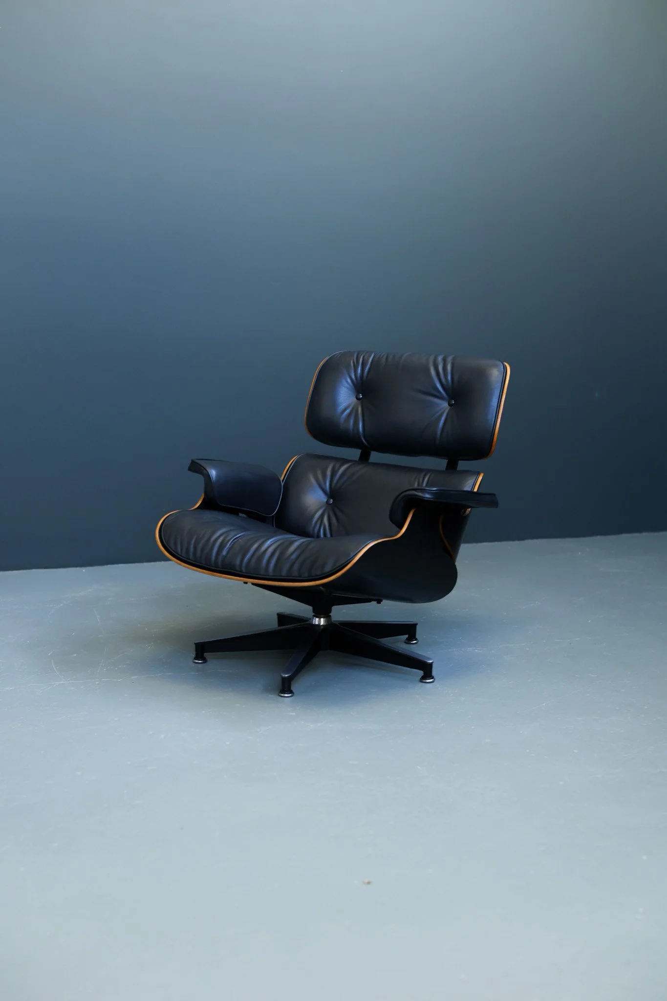 Charles and Ray Eames 670 Lounge Chair for Herman Miller, Black Edition foto 10