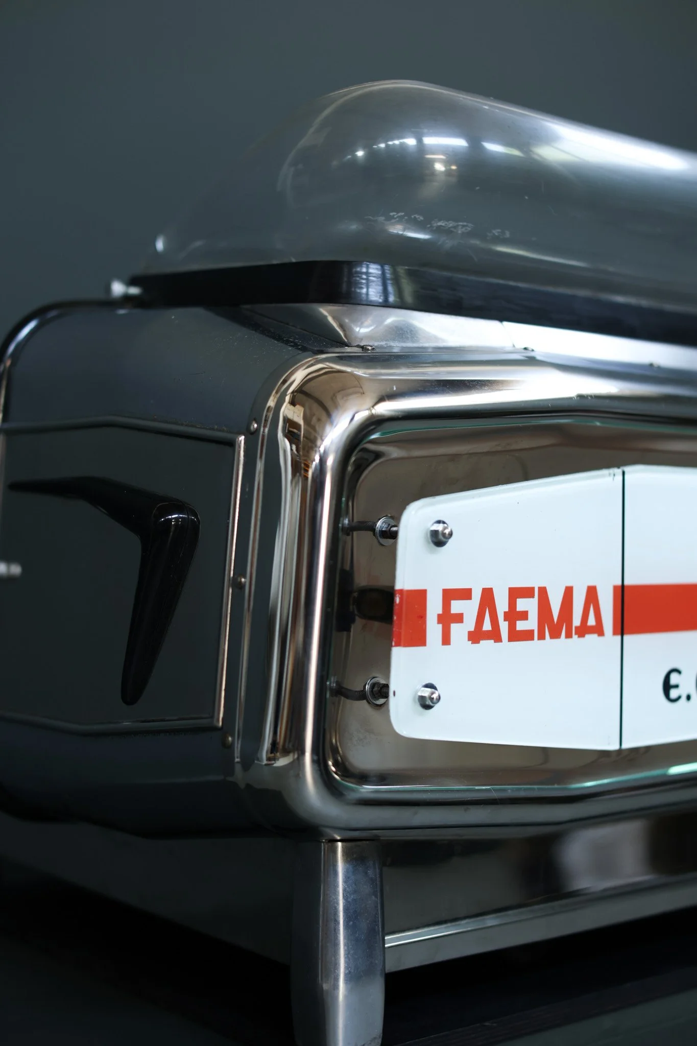 Faema E61 Two-Group Espresso Machine foto 4