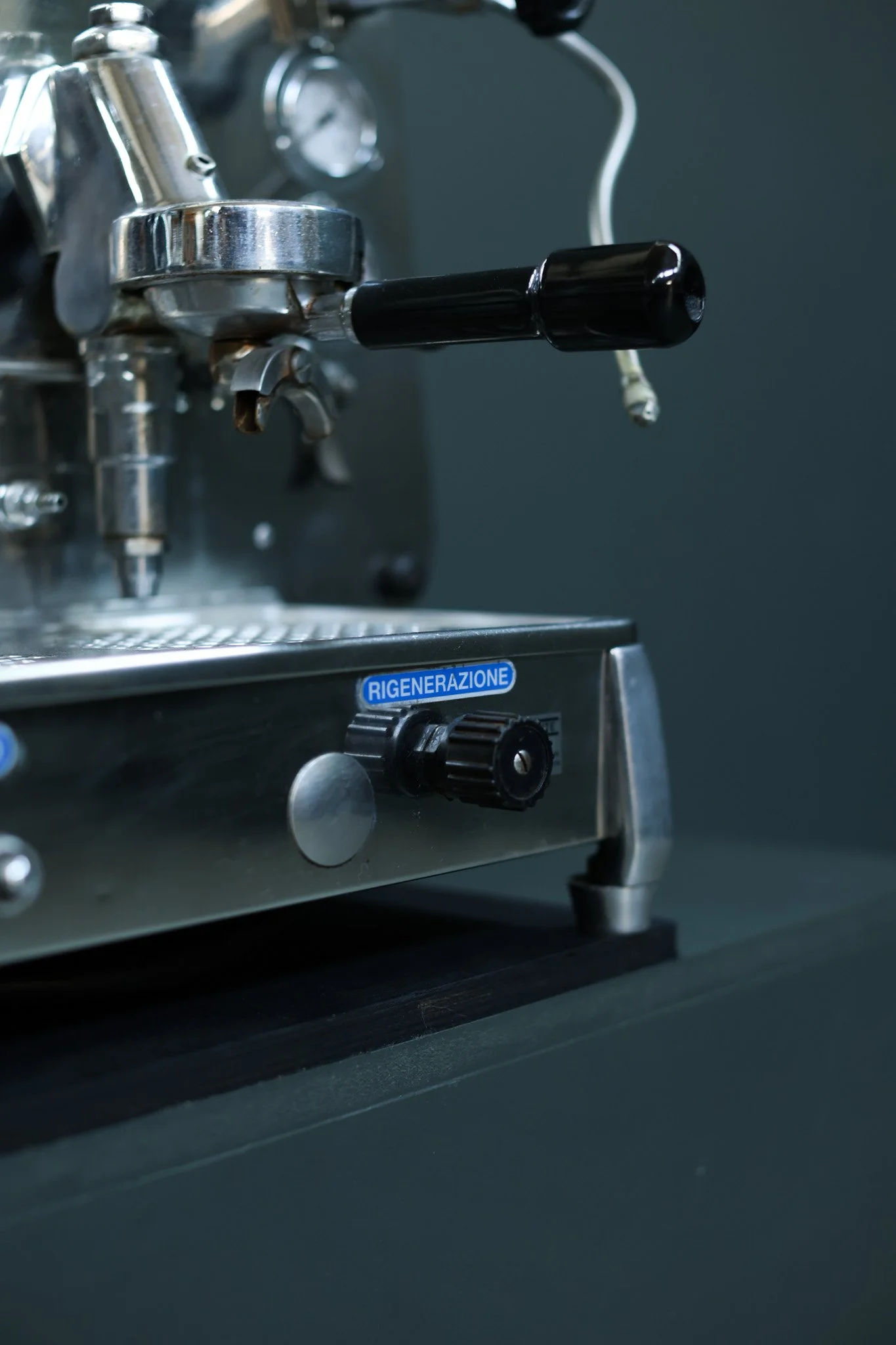 Faema E61 Two-Group Espresso Machine foto 9