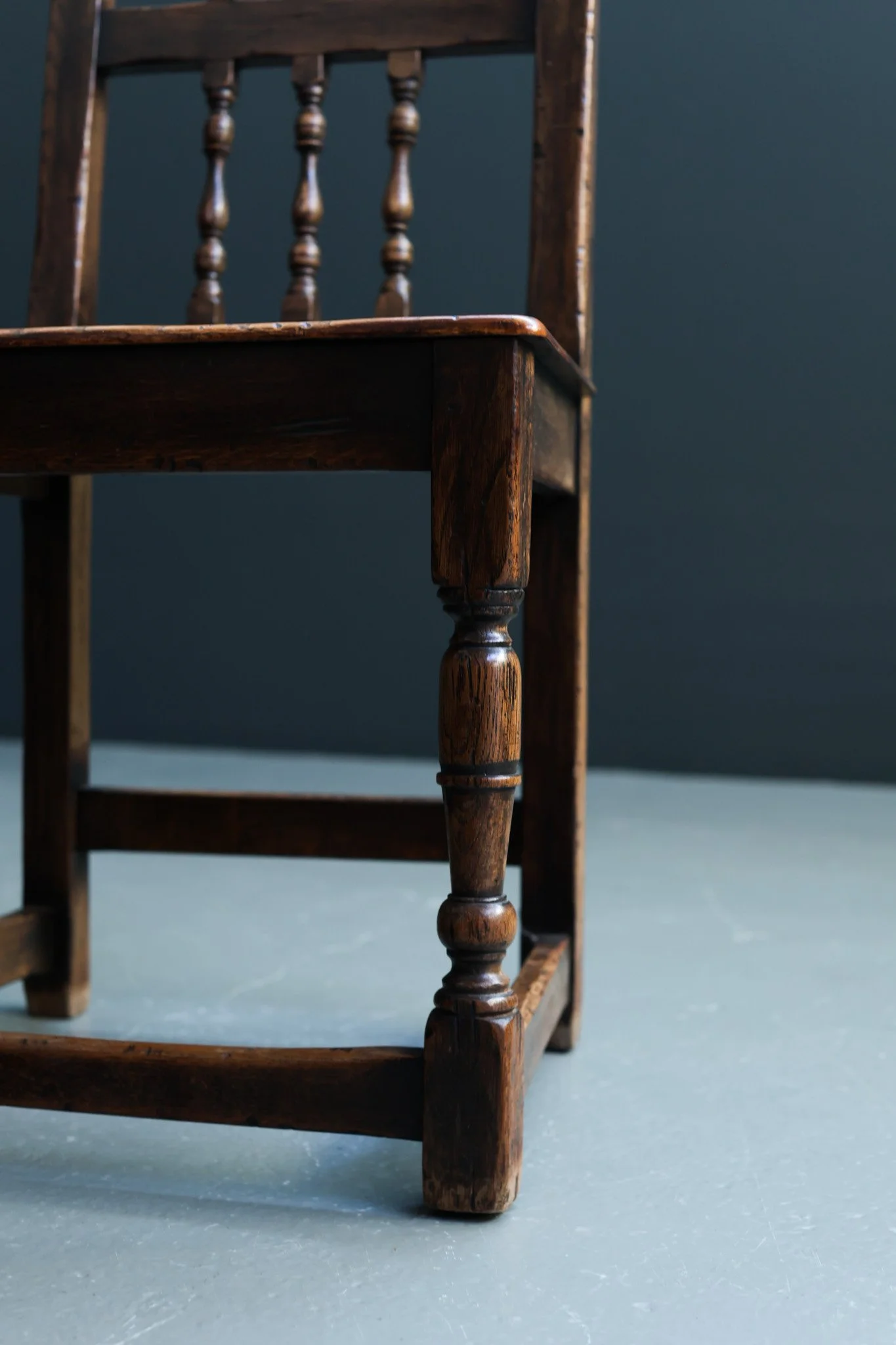 French 18th-Century Solid Oak Side Chairs, Set of Six foto 2